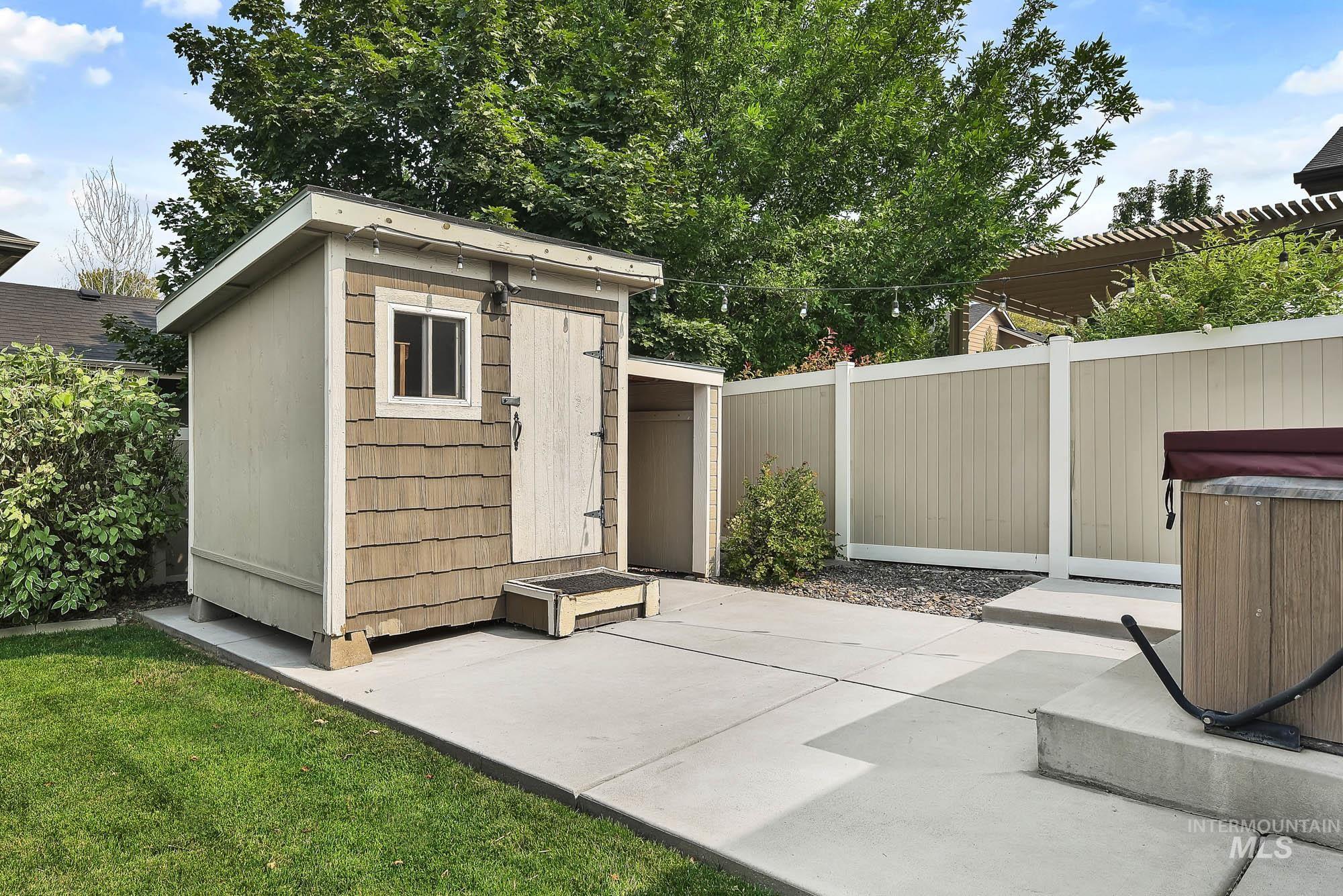 13470 S Stockbridge Way, Nampa, Idaho 83687, 4 Bedrooms, 2 Bathrooms, Residential For Sale, Price $575,000,MLS 98996878