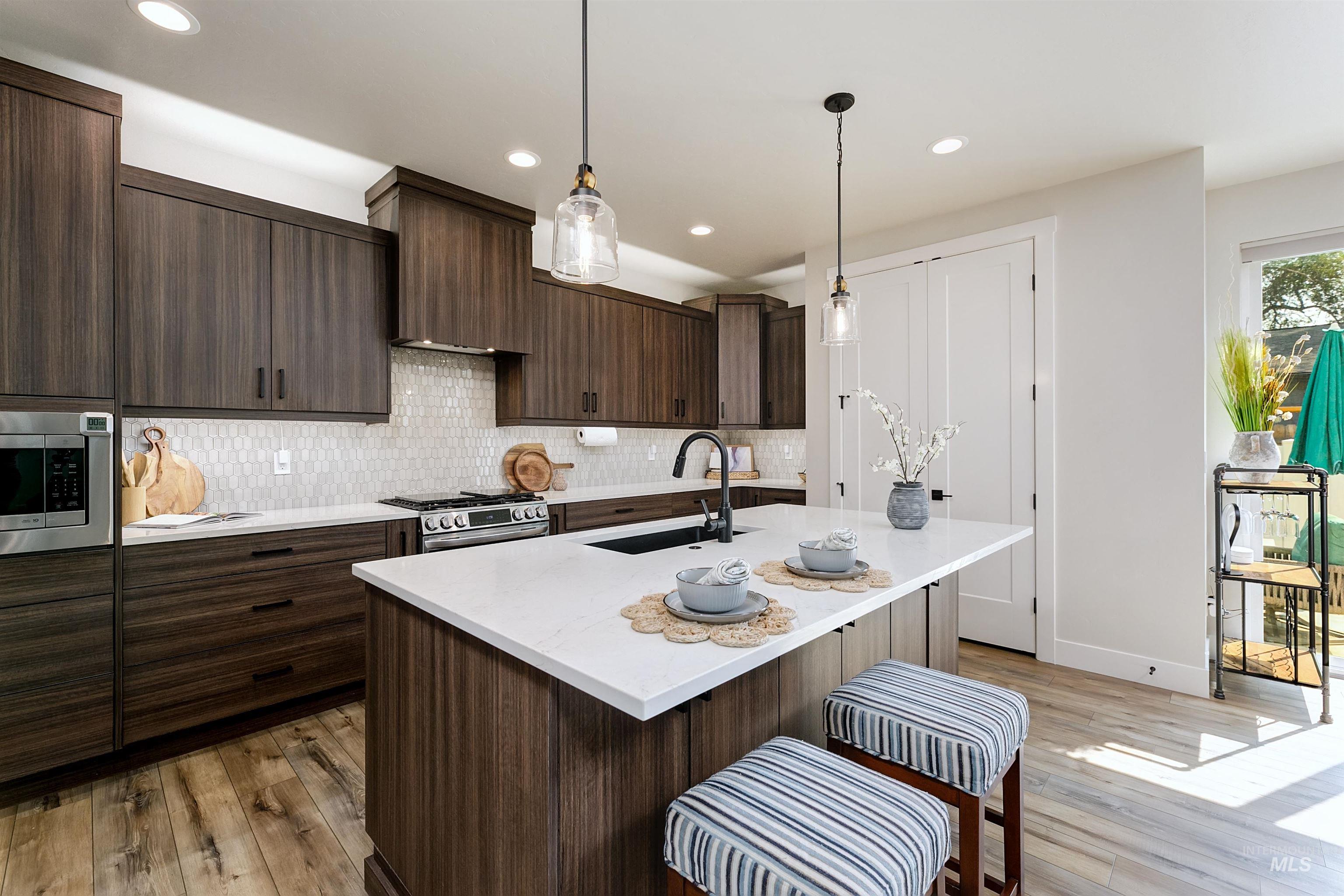 10386 W Shields Ave, Boise, Idaho 83714, 3 Bedrooms, 2.5 Bathrooms, Residential For Sale, Price $568,800,MLS 98996879