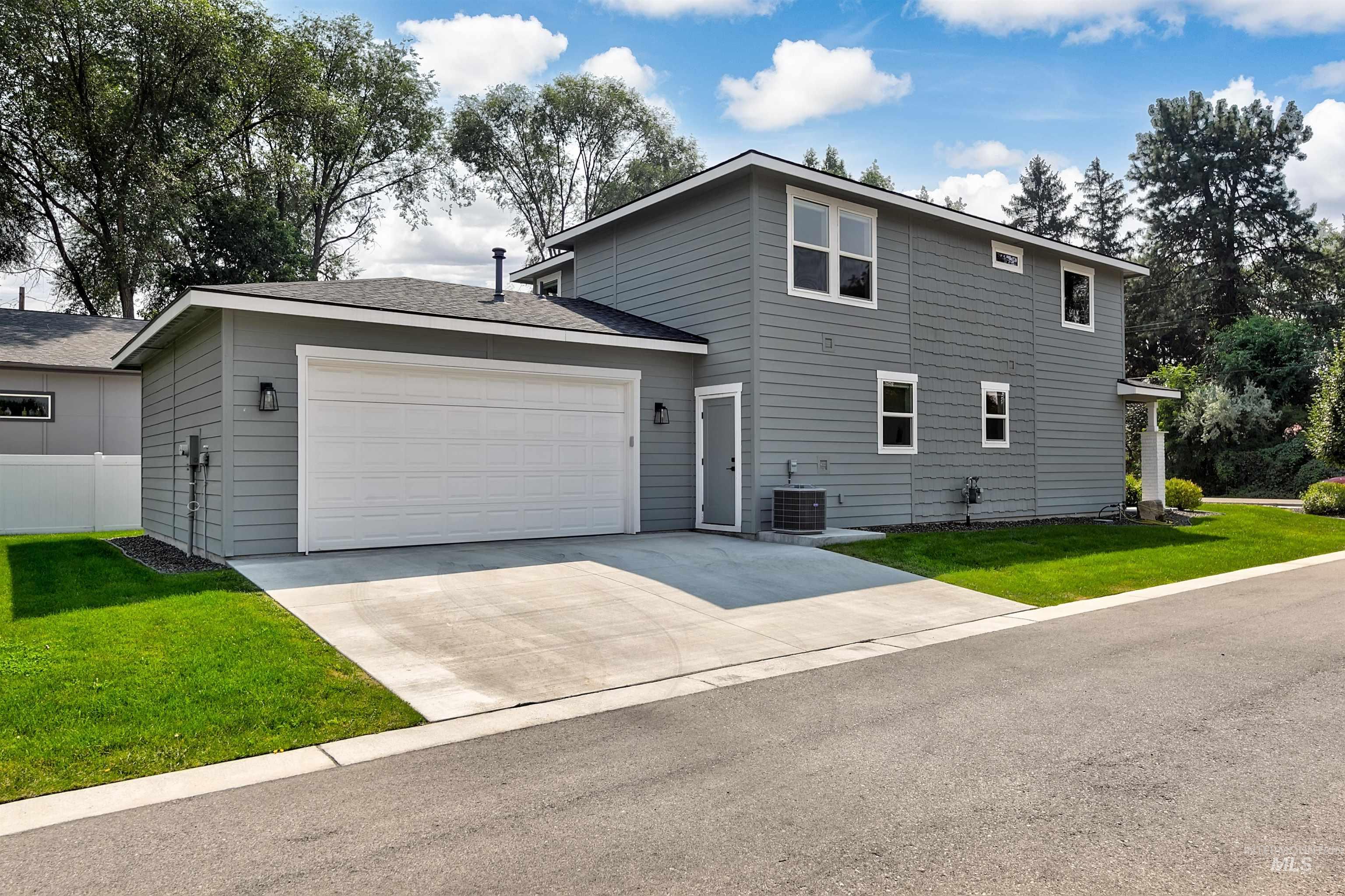 10386 W Shields Ave, Boise, Idaho 83714, 3 Bedrooms, 2.5 Bathrooms, Residential For Sale, Price $568,800,MLS 98996879