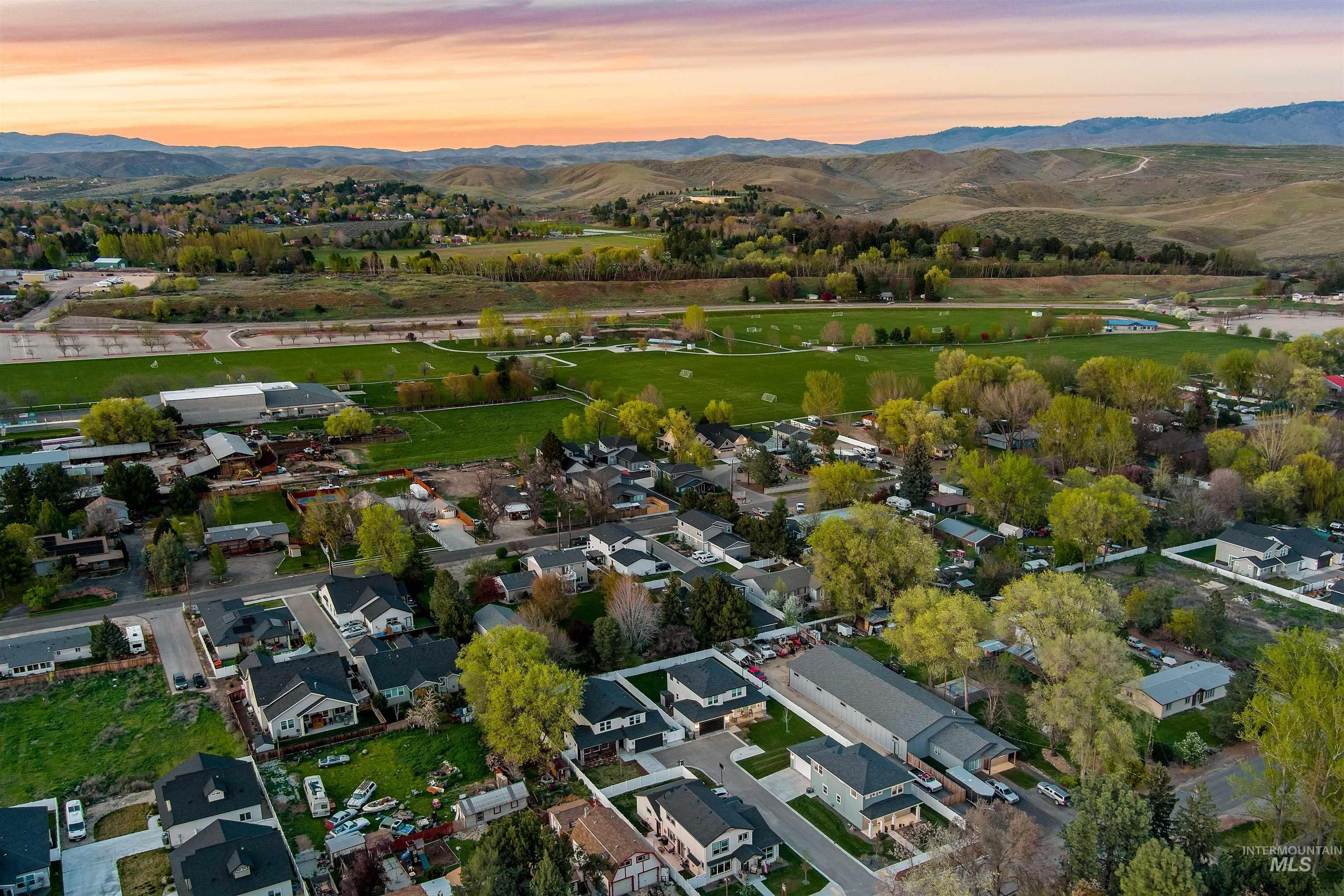 10386 W Shields Ave, Boise, Idaho 83714, 3 Bedrooms, 2.5 Bathrooms, Residential For Sale, Price $568,800,MLS 98996879