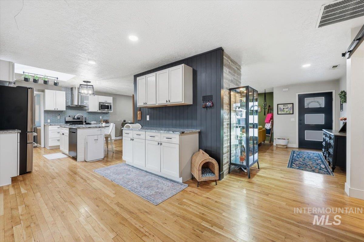 112 Albert St, Caldwell, Idaho 83605, 5 Bedrooms, 3 Bathrooms, Residential For Sale, Price $699,000, 98996883