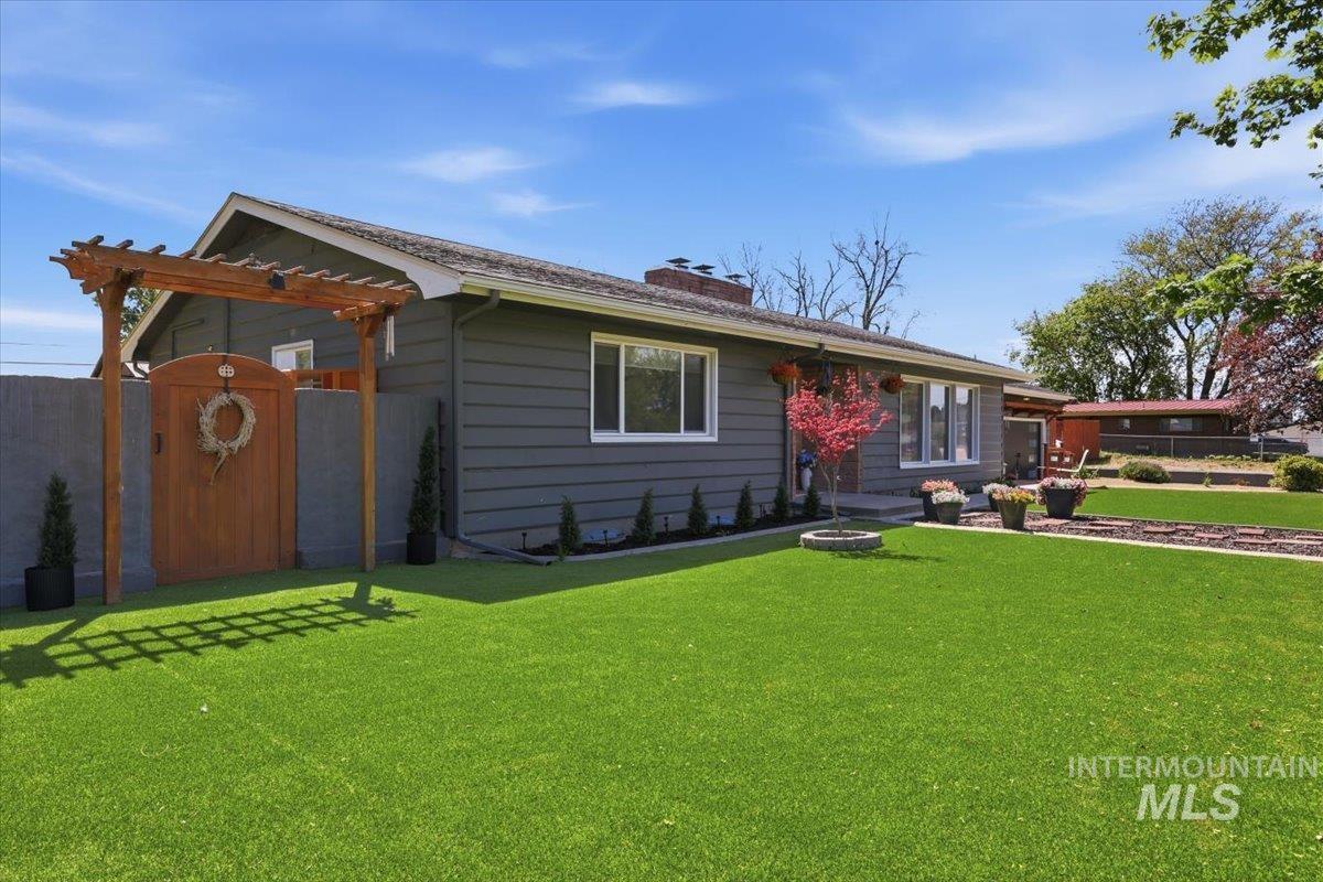 112 Albert St, Caldwell, Idaho 83605, 5 Bedrooms, 3 Bathrooms, Residential For Sale, Price $699,000, 98996883