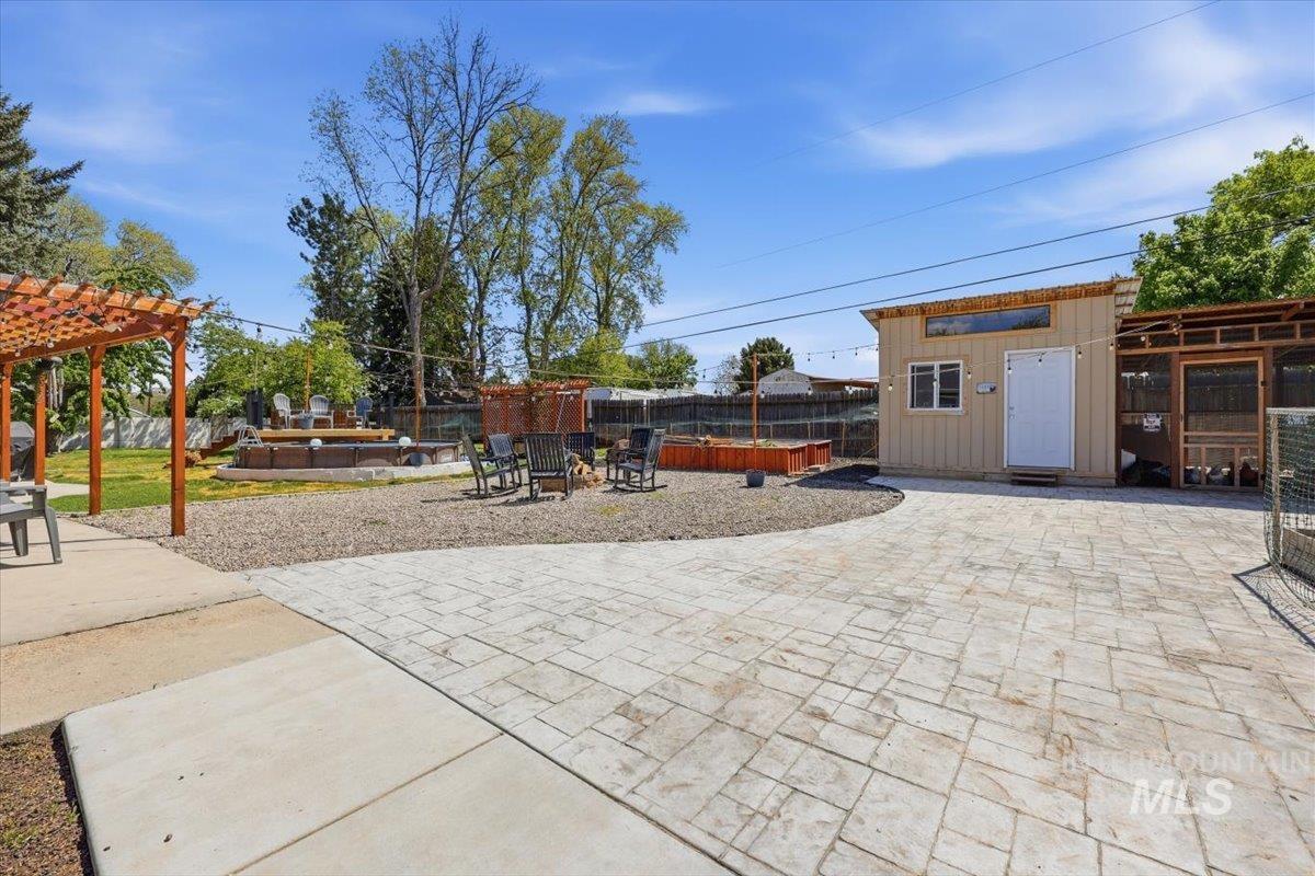 112 Albert St, Caldwell, Idaho 83605, 5 Bedrooms, 3 Bathrooms, Residential For Sale, Price $699,000, 98996883