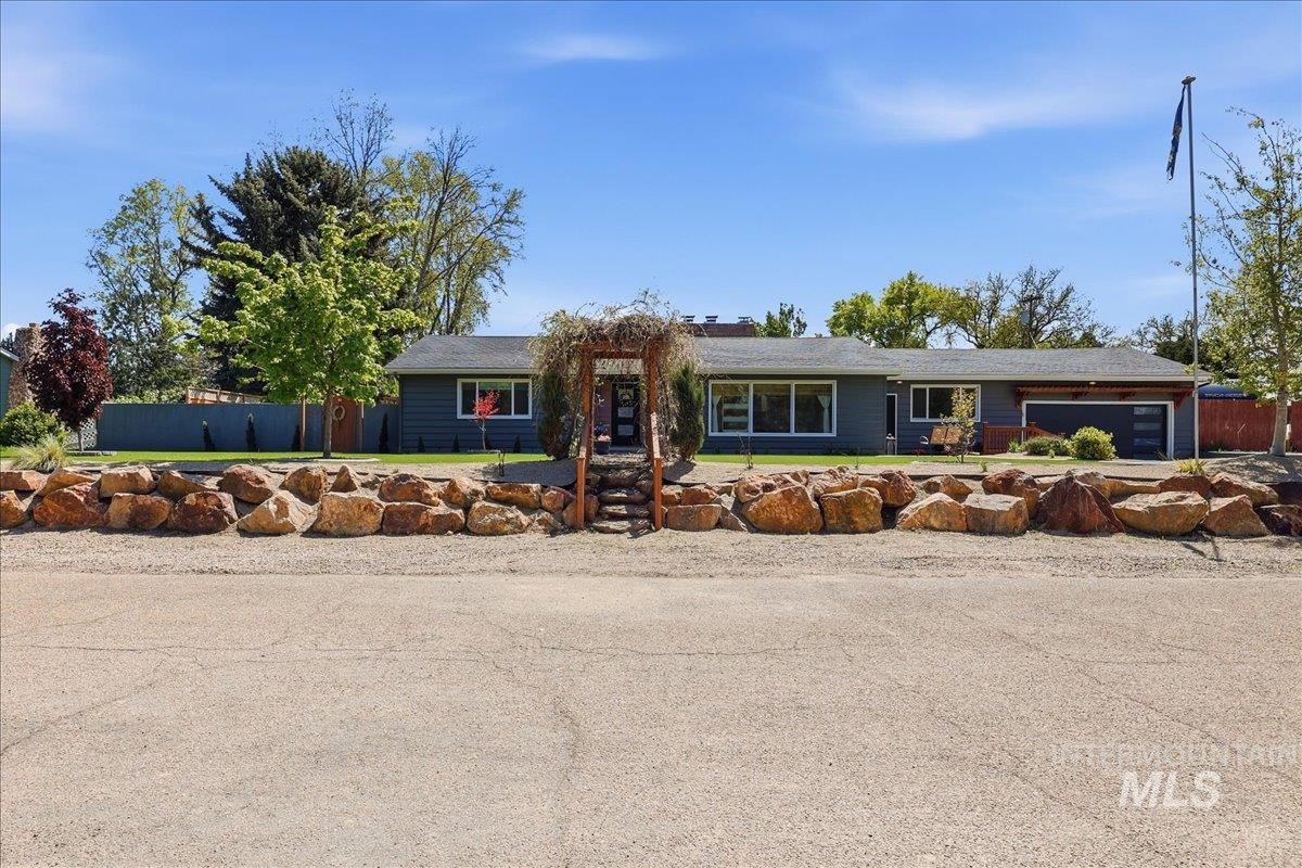 112 Albert St, Caldwell, Idaho 83605, 5 Bedrooms, 3 Bathrooms, Residential For Sale, Price $699,000, 98996883