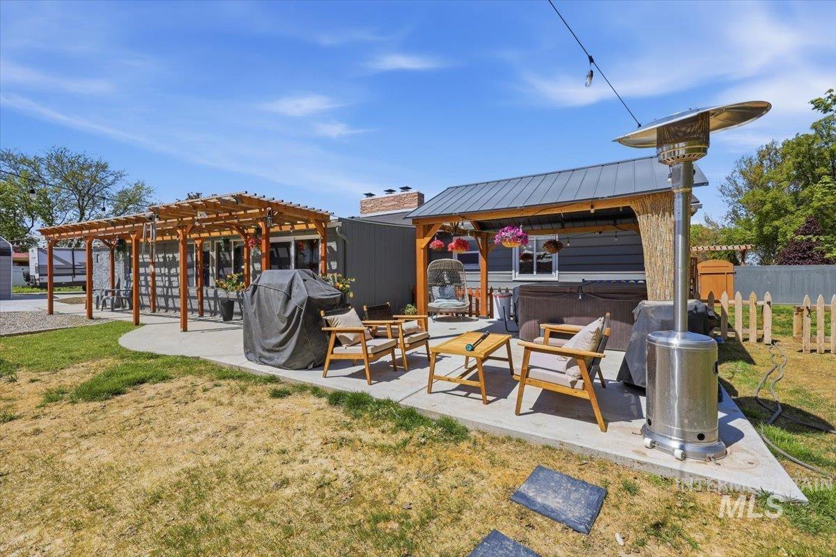 112 Albert St, Caldwell, Idaho 83605, 5 Bedrooms, 3 Bathrooms, Residential For Sale, Price $699,000, 98996883