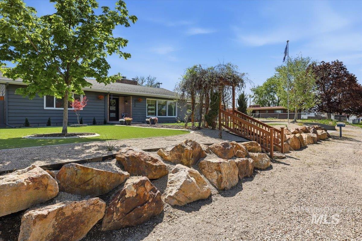 112 Albert St, Caldwell, Idaho 83605, 5 Bedrooms, 3 Bathrooms, Residential For Sale, Price $699,000, 98996883