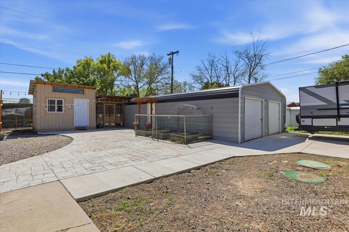 112 Albert St, Caldwell, Idaho 83605, 5 Bedrooms, 3 Bathrooms, Residential For Sale, Price $699,000, 98996883
