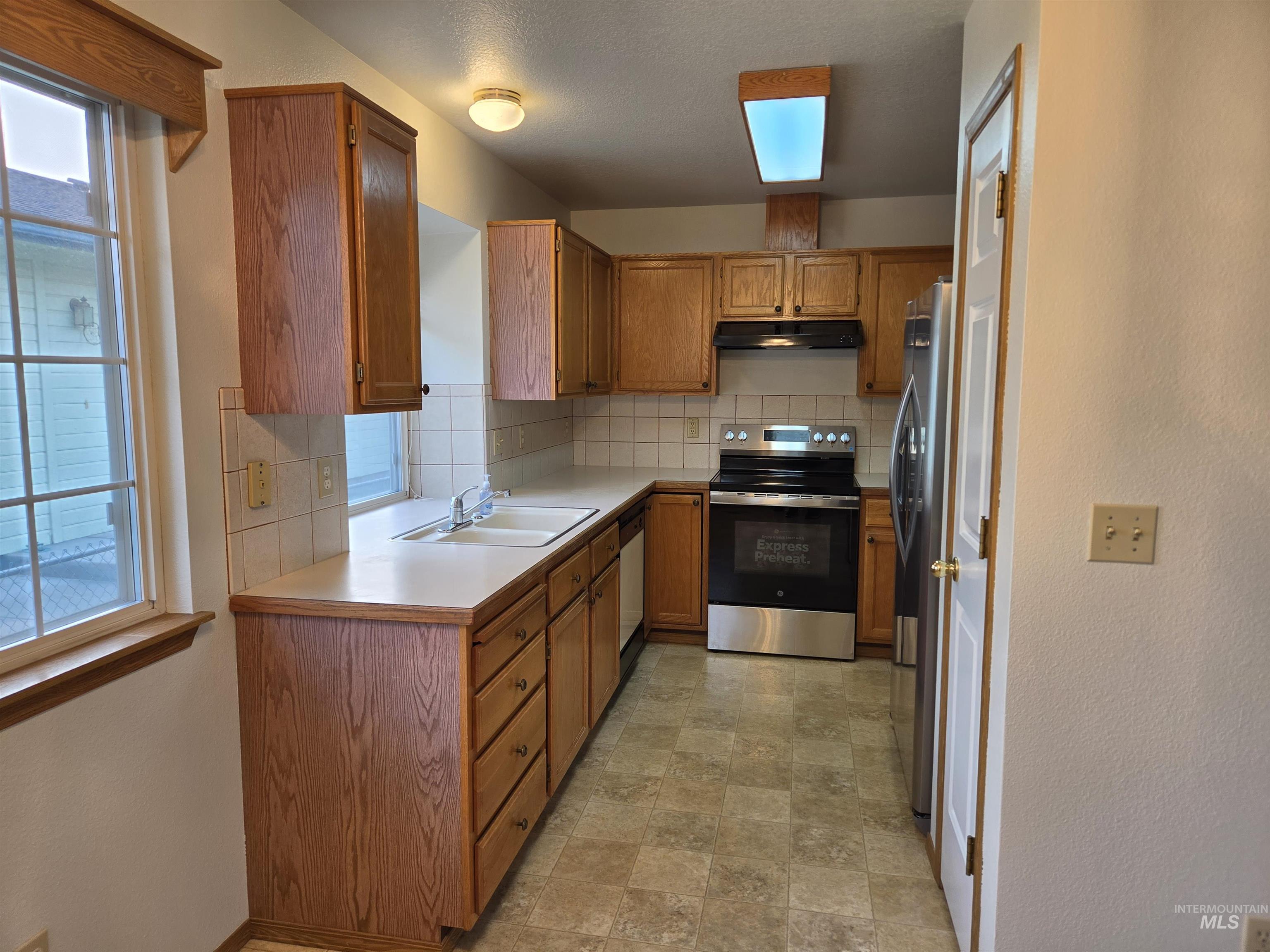 1100 Burnett, Nampa, Idaho 83651, 2 Bedrooms, 2 Bathrooms, Residential For Sale, Price $250,000,MLS 98996884