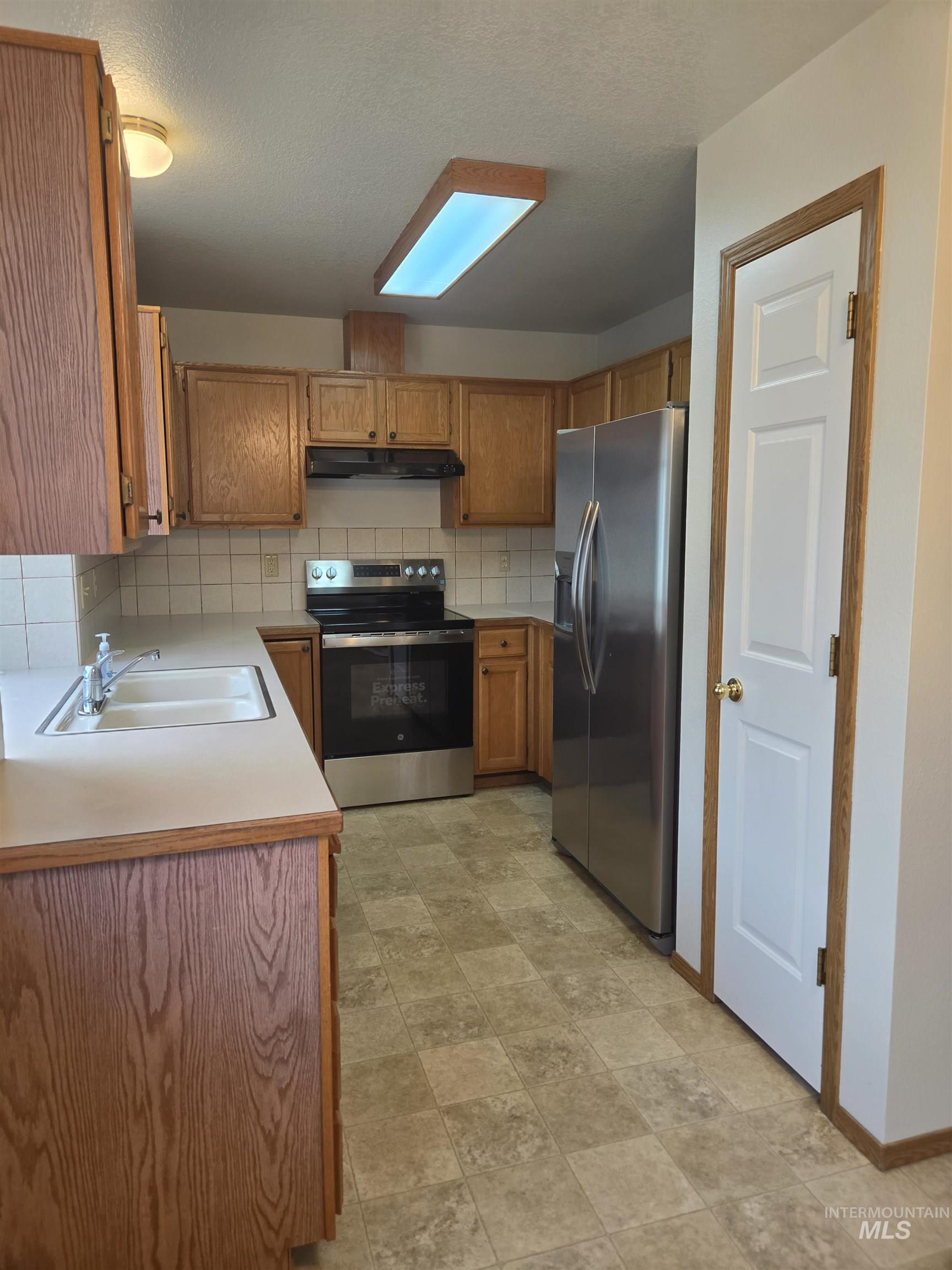1100 Burnett, Nampa, Idaho 83651, 2 Bedrooms, 2 Bathrooms, Residential For Sale, Price $250,000,MLS 98996884