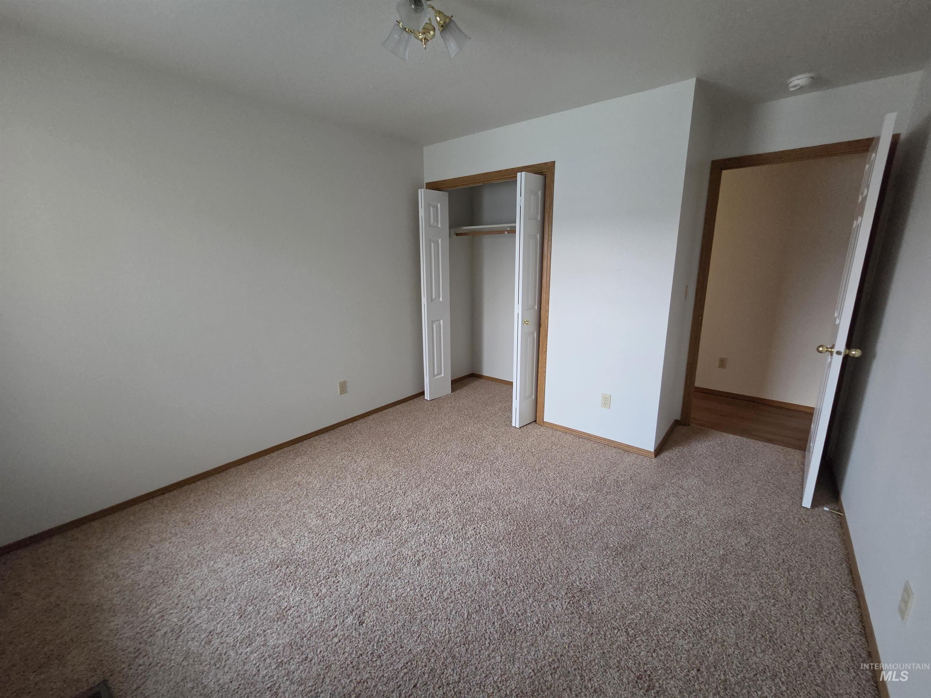 1100 Burnett, Nampa, Idaho 83651, 2 Bedrooms, 2 Bathrooms, Residential For Sale, Price $250,000,MLS 98996884