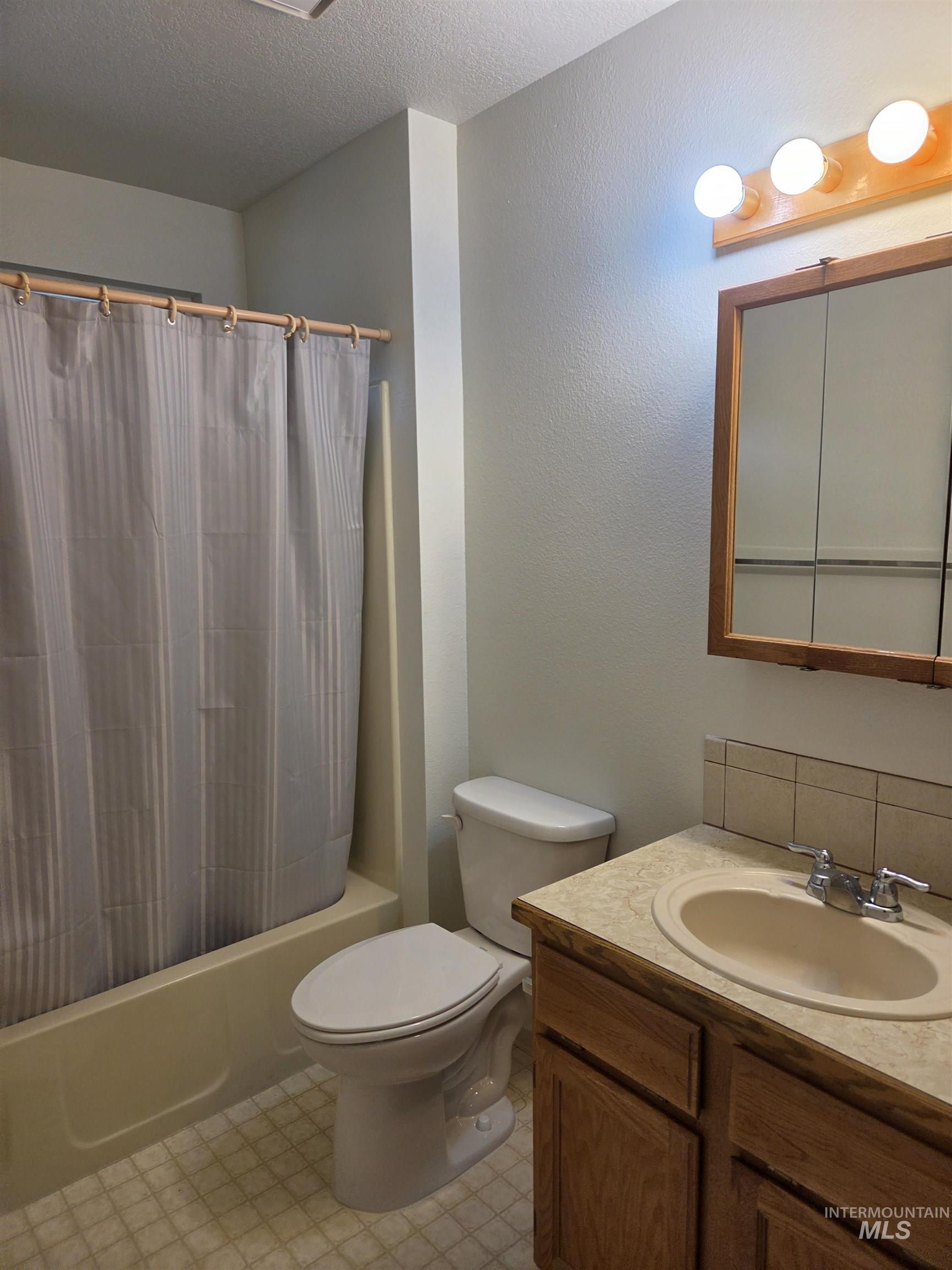 1100 Burnett, Nampa, Idaho 83651, 2 Bedrooms, 2 Bathrooms, Residential For Sale, Price $250,000,MLS 98996884