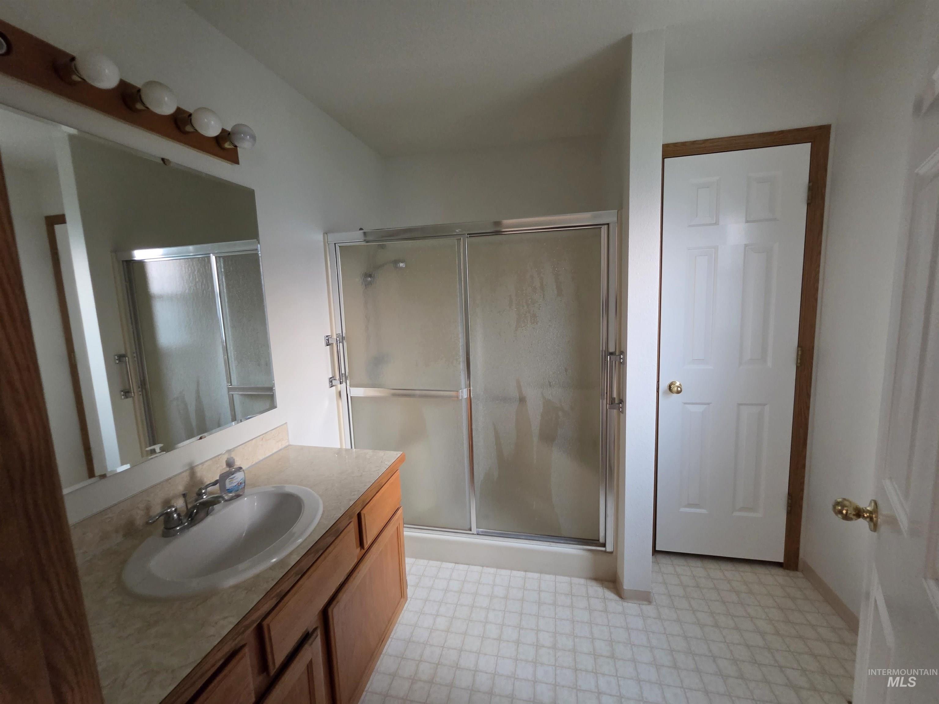 1100 Burnett, Nampa, Idaho 83651, 2 Bedrooms, 2 Bathrooms, Residential For Sale, Price $250,000,MLS 98996884