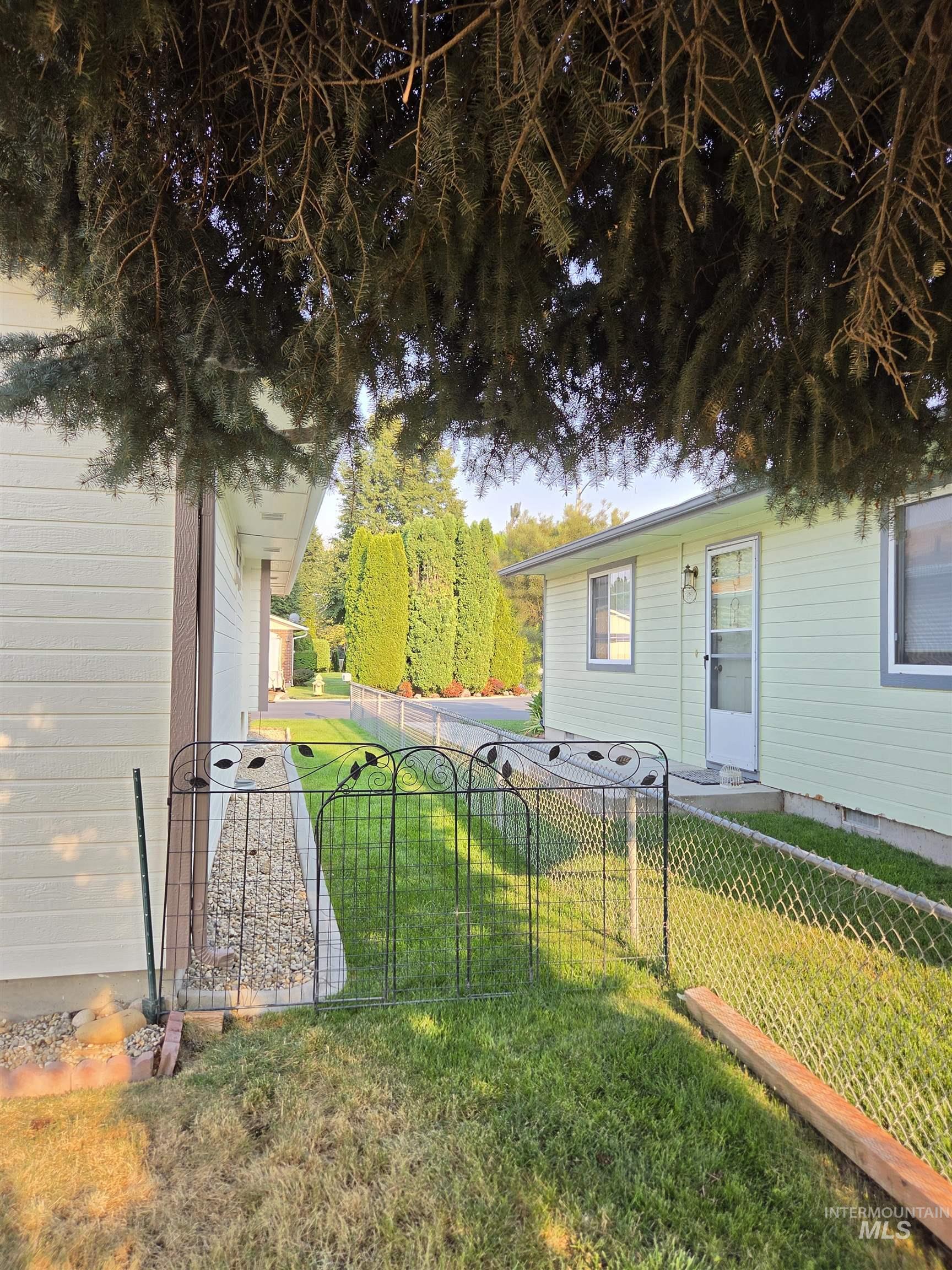 1100 Burnett, Nampa, Idaho 83651, 2 Bedrooms, 2 Bathrooms, Residential For Sale, Price $250,000,MLS 98996884