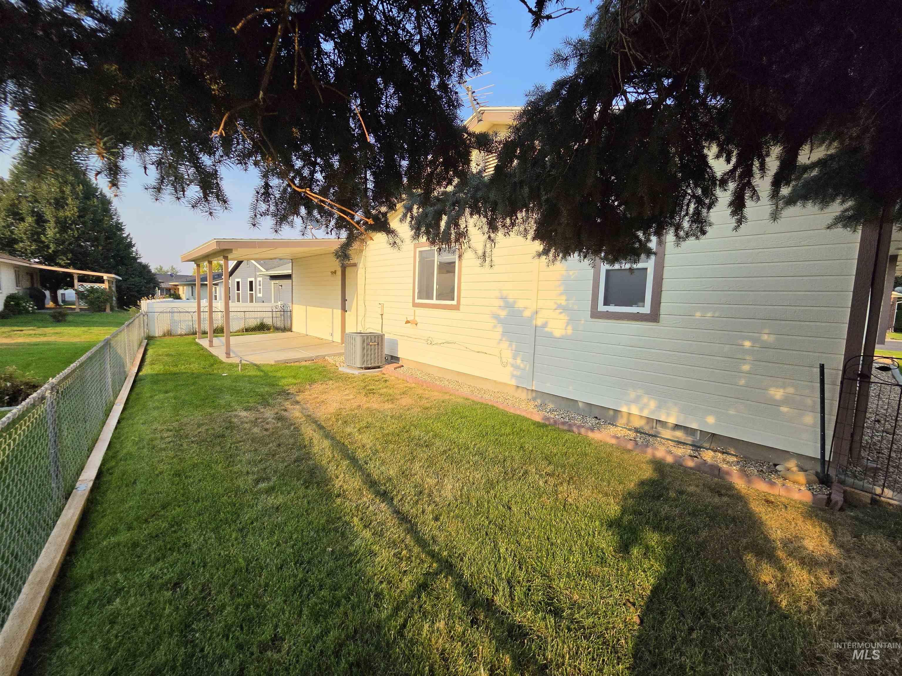 1100 Burnett, Nampa, Idaho 83651, 2 Bedrooms, 2 Bathrooms, Residential For Sale, Price $250,000,MLS 98996884