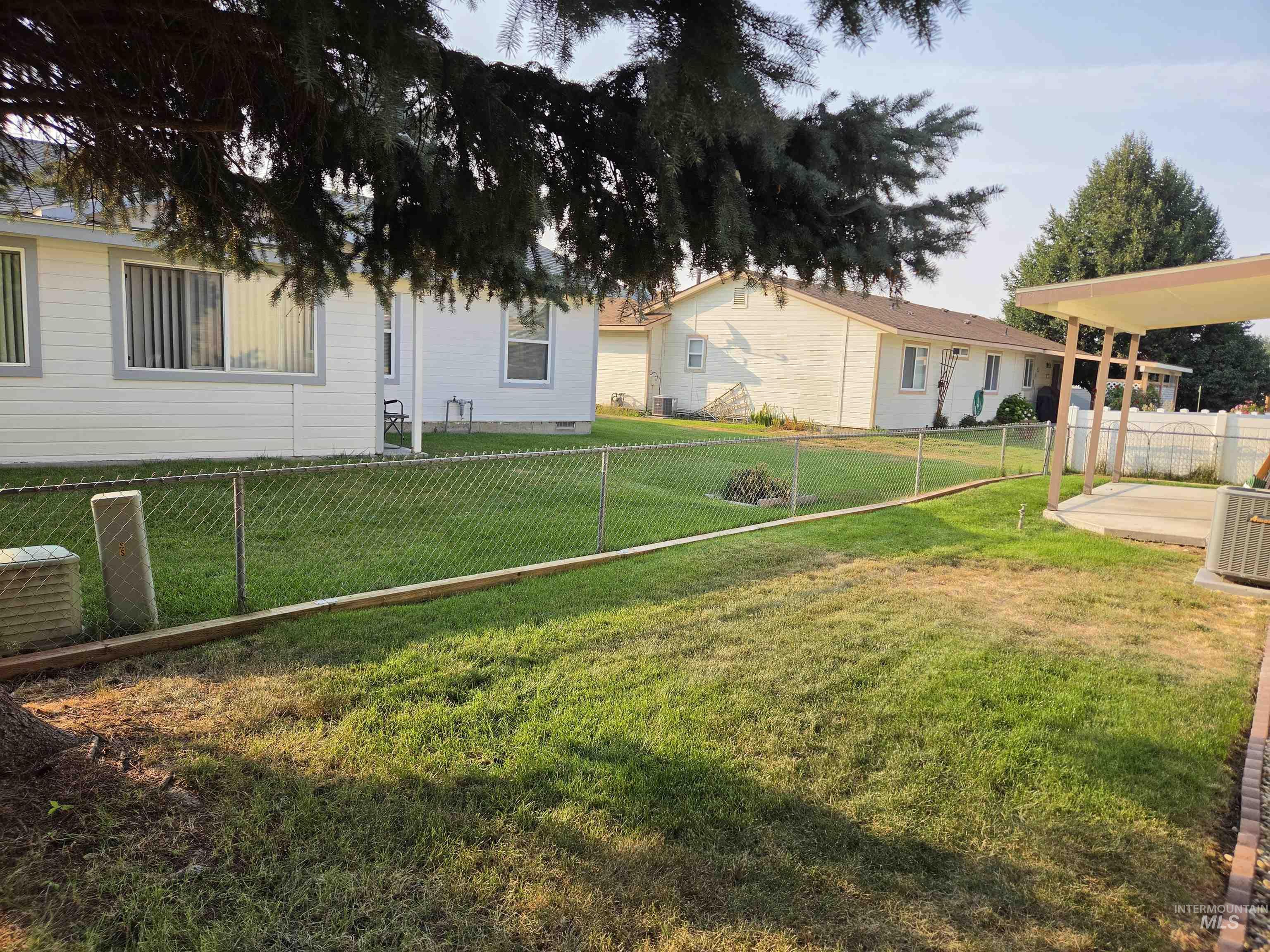 1100 Burnett, Nampa, Idaho 83651, 2 Bedrooms, 2 Bathrooms, Residential For Sale, Price $250,000,MLS 98996884