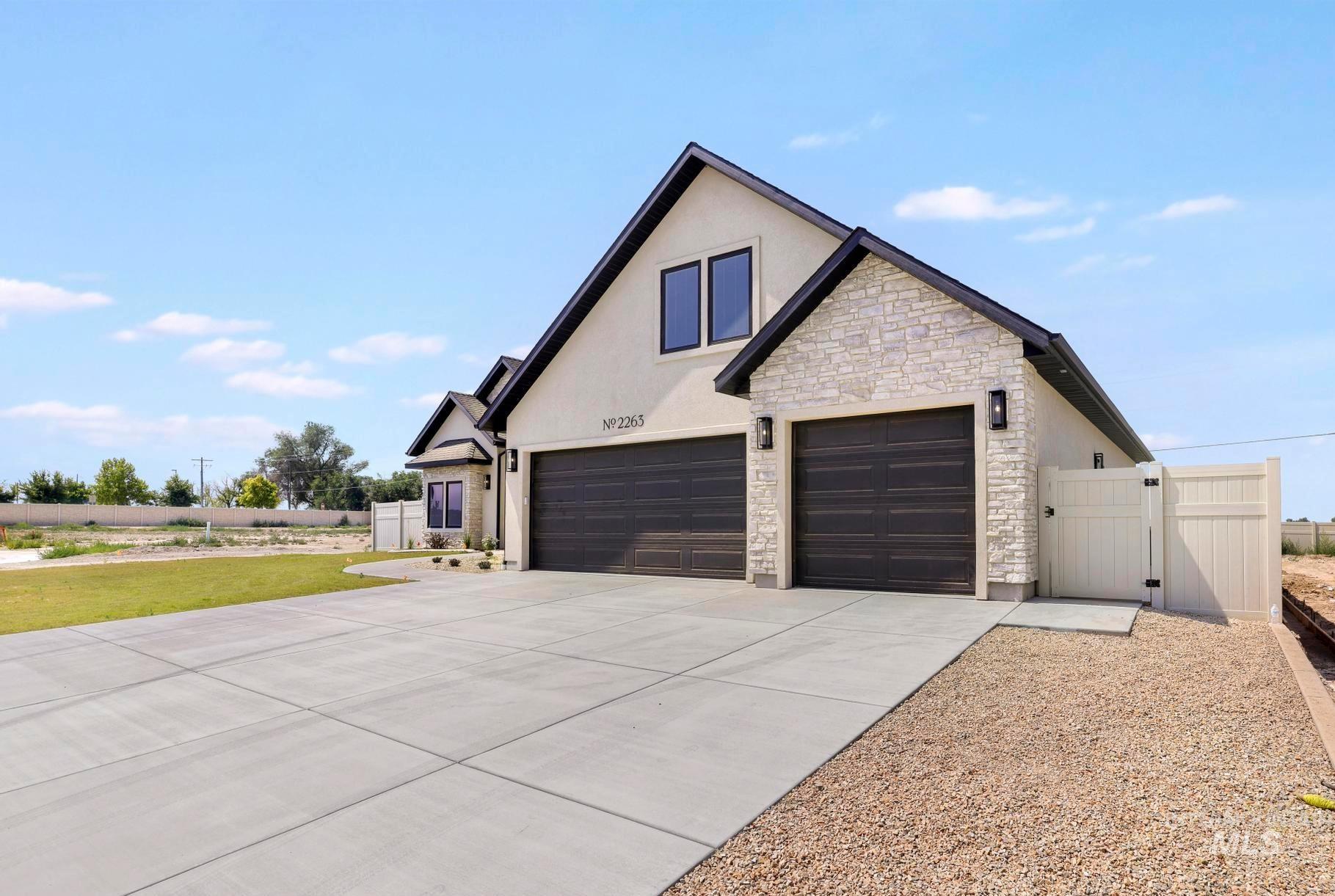 2263 Kooskia Lp, Twin Falls, Idaho 83301, 5 Bedrooms, 3.5 Bathrooms, Residential For Sale, Price $735,000,MLS 98996885