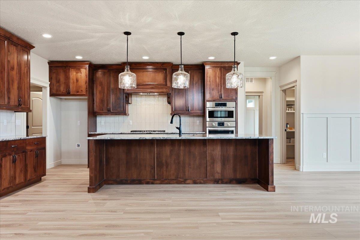 7800 W Flathead Lake St, Eagle, Idaho 83616, 4 Bedrooms, 2.5 Bathrooms, Residential For Sale, Price $897,900, 98996889