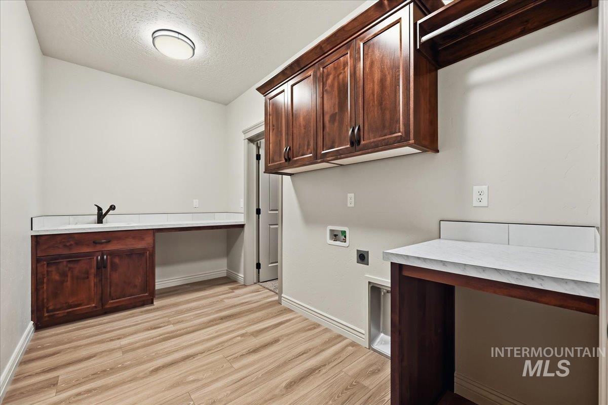 7800 W Flathead Lake St, Eagle, Idaho 83616, 4 Bedrooms, 2.5 Bathrooms, Residential For Sale, Price $897,900, 98996889