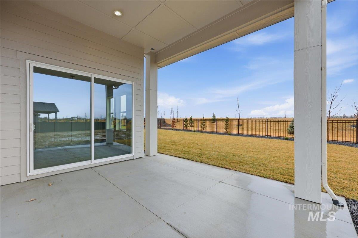 7800 W Flathead Lake St, Eagle, Idaho 83616, 4 Bedrooms, 2.5 Bathrooms, Residential For Sale, Price $897,900, 98996889