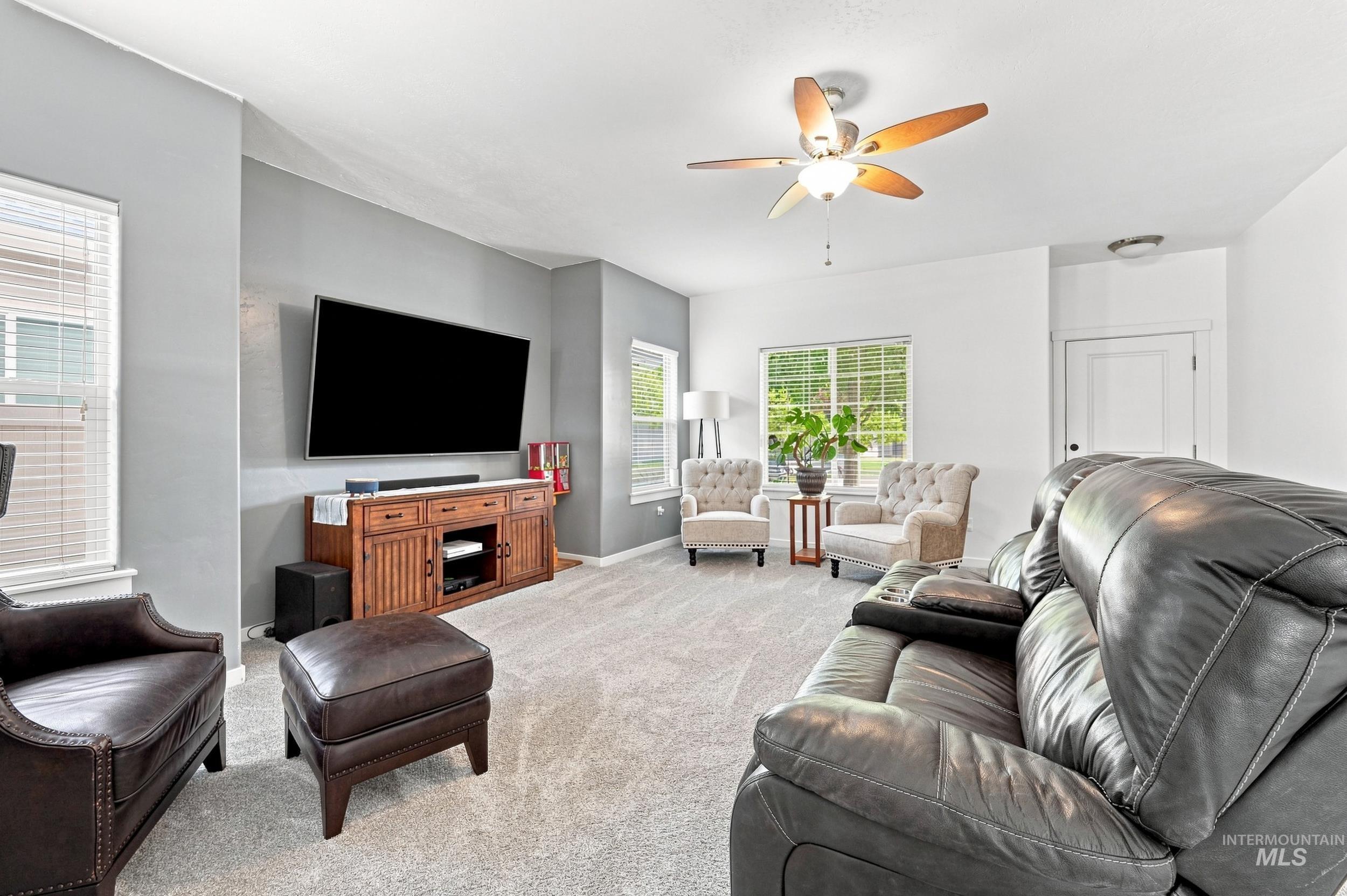 725 E Ionia Dr, Meridian, Idaho 83642, 5 Bedrooms, 2.5 Bathrooms, Residential For Sale, Price $614,900, 98996890