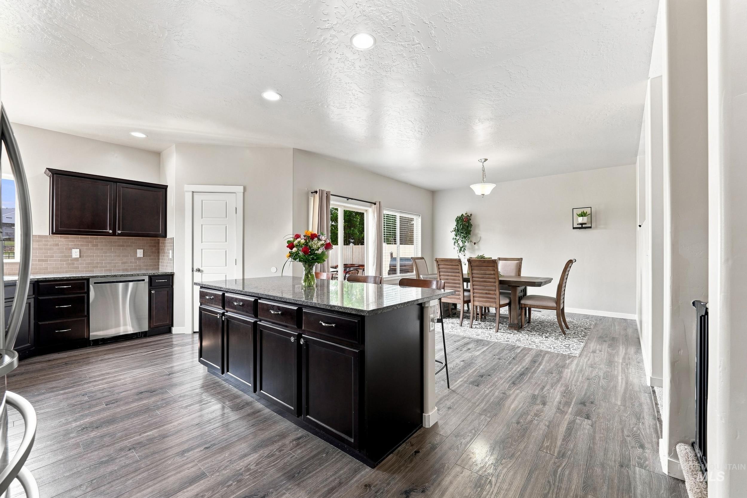 725 E Ionia Dr, Meridian, Idaho 83642, 5 Bedrooms, 2.5 Bathrooms, Residential For Sale, Price $614,900, 98996890