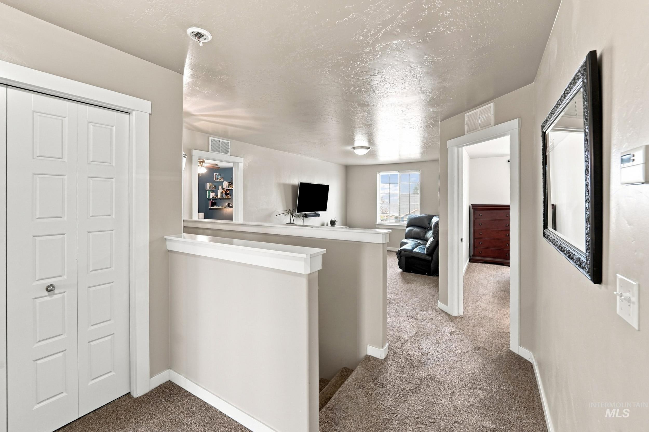 725 E Ionia Dr, Meridian, Idaho 83642, 5 Bedrooms, 2.5 Bathrooms, Residential For Sale, Price $614,900, 98996890