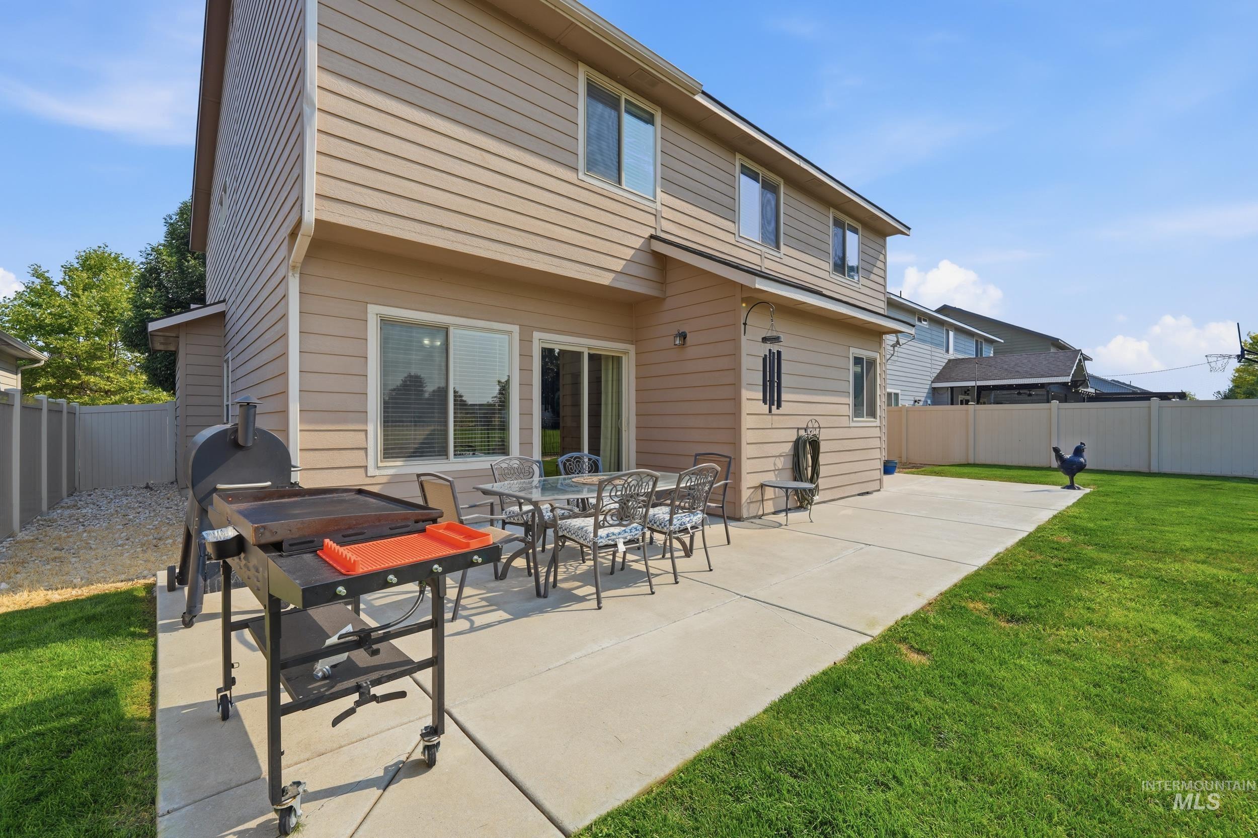 725 E Ionia Dr, Meridian, Idaho 83642, 5 Bedrooms, 2.5 Bathrooms, Residential For Sale, Price $614,900, 98996890