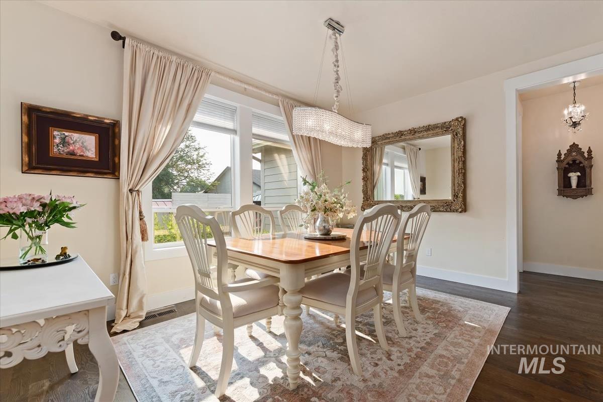 3900 S Lone Pine Ave, Meridian, Idaho 83642, 3 Bedrooms, 2 Bathrooms, Residential For Sale, Price $695,000,MLS 98996891