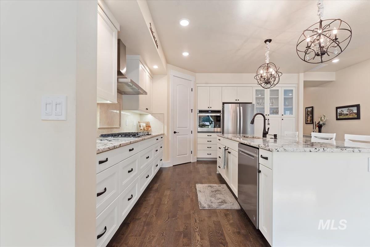 3900 S Lone Pine Ave, Meridian, Idaho 83642, 3 Bedrooms, 2 Bathrooms, Residential For Sale, Price $695,000,MLS 98996891