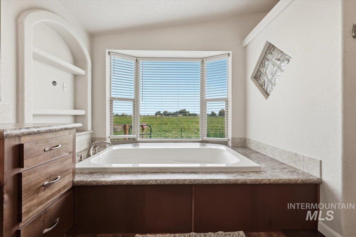 23095 Centerpoint Rd, Caldwell, Idaho 83607, 3 Bedrooms, 2 Bathrooms, Residential For Sale, Price $279,900, 98996893