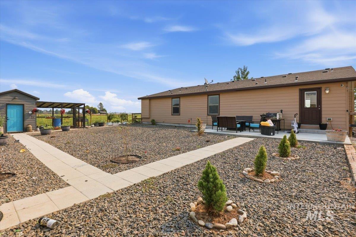 23095 Centerpoint Rd, Caldwell, Idaho 83607, 3 Bedrooms, 2 Bathrooms, Residential For Sale, Price $279,900, 98996893