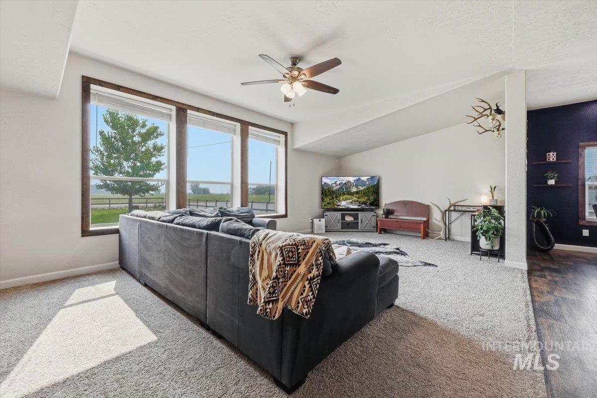 23095 Centerpoint Rd, Caldwell, Idaho 83607, 3 Bedrooms, 2 Bathrooms, Residential For Sale, Price $279,900, 98996893