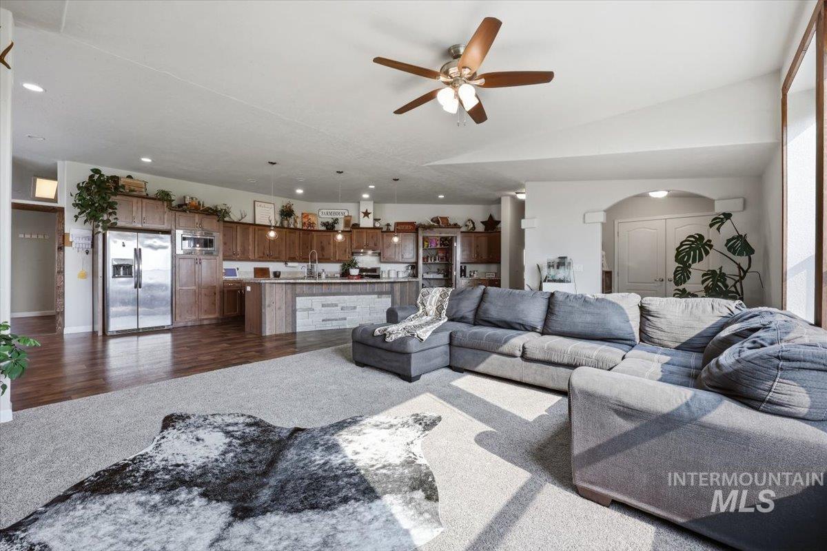 23095 Centerpoint Rd, Caldwell, Idaho 83607, 3 Bedrooms, 2 Bathrooms, Residential For Sale, Price $279,900, 98996893