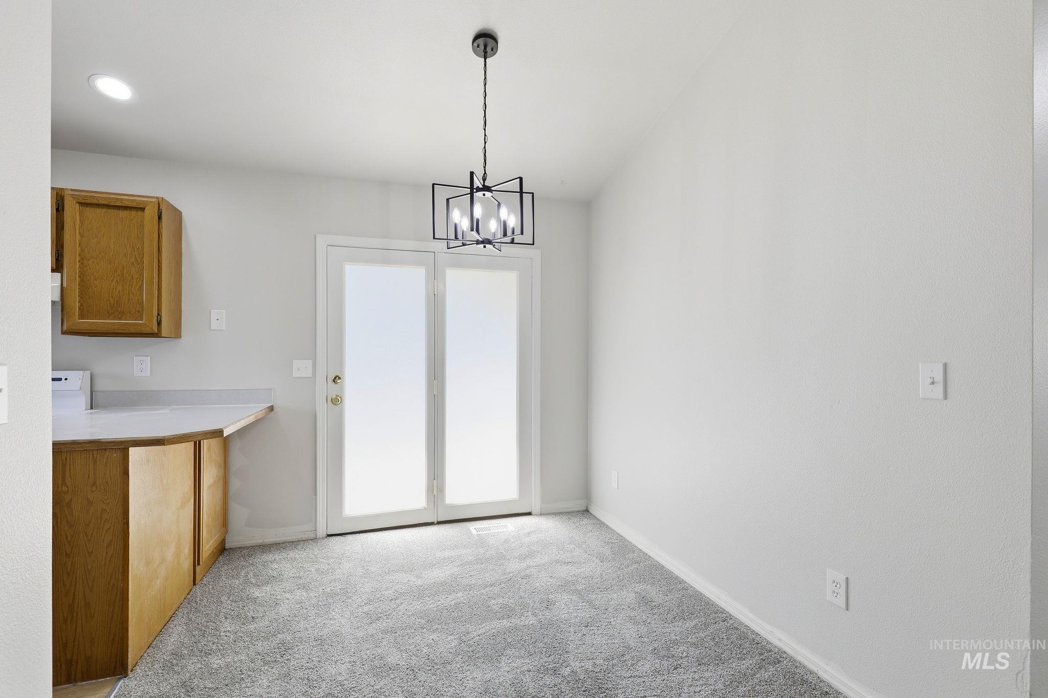 5231 W Albion Court, Boise, Idaho 83705, 3 Bedrooms, 2 Bathrooms, Residential For Sale, Price $447,000,MLS 98996894