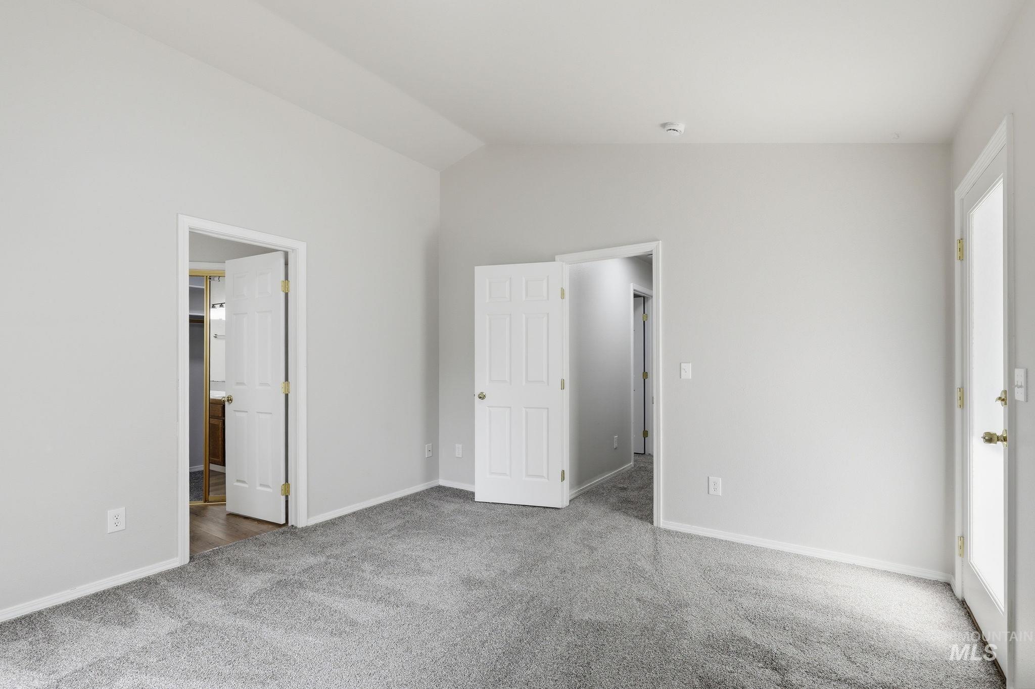 5231 W Albion Court, Boise, Idaho 83705, 3 Bedrooms, 2 Bathrooms, Residential For Sale, Price $447,000,MLS 98996894