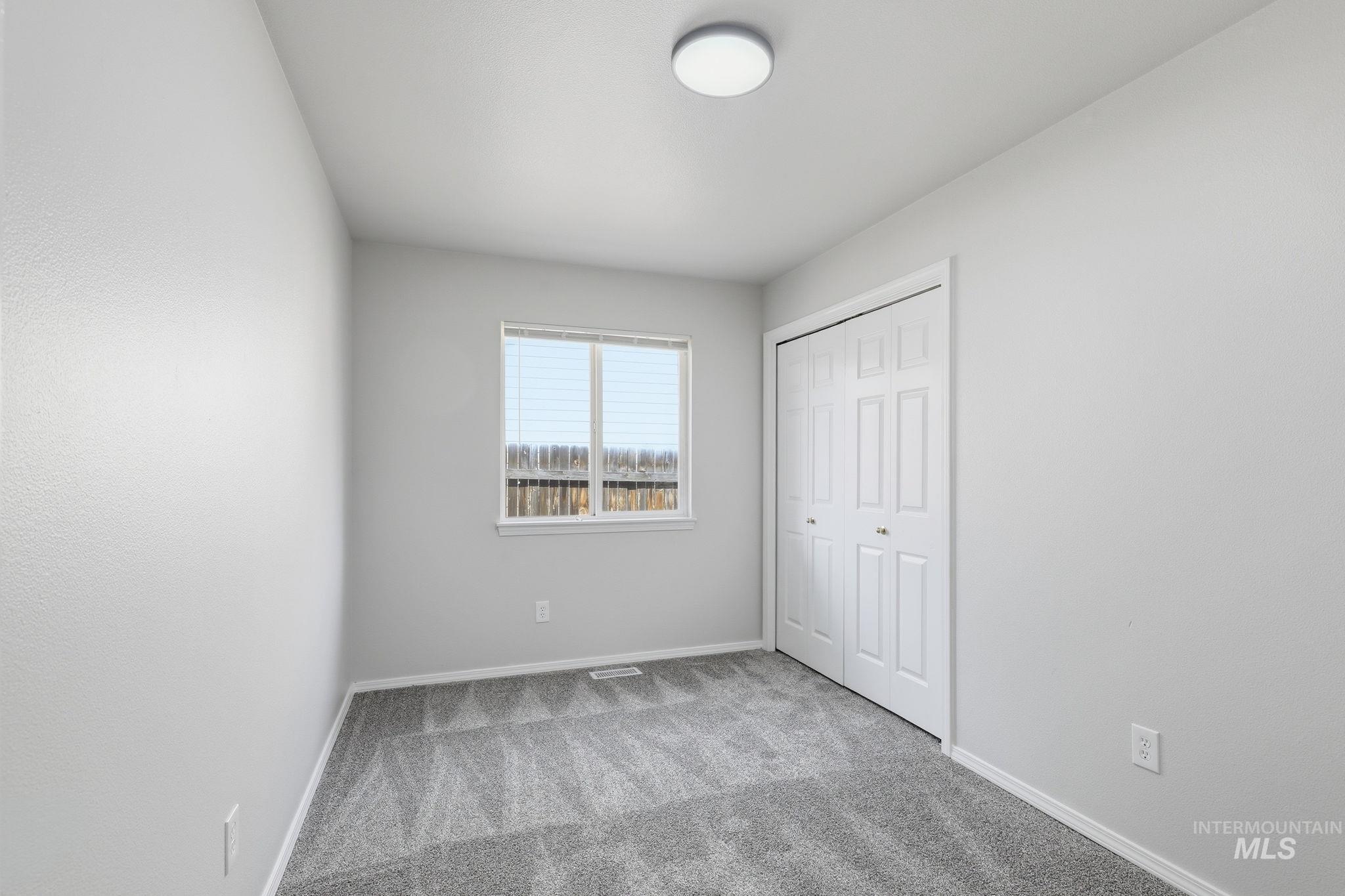 5231 W Albion Court, Boise, Idaho 83705, 3 Bedrooms, 2 Bathrooms, Residential For Sale, Price $447,000,MLS 98996894