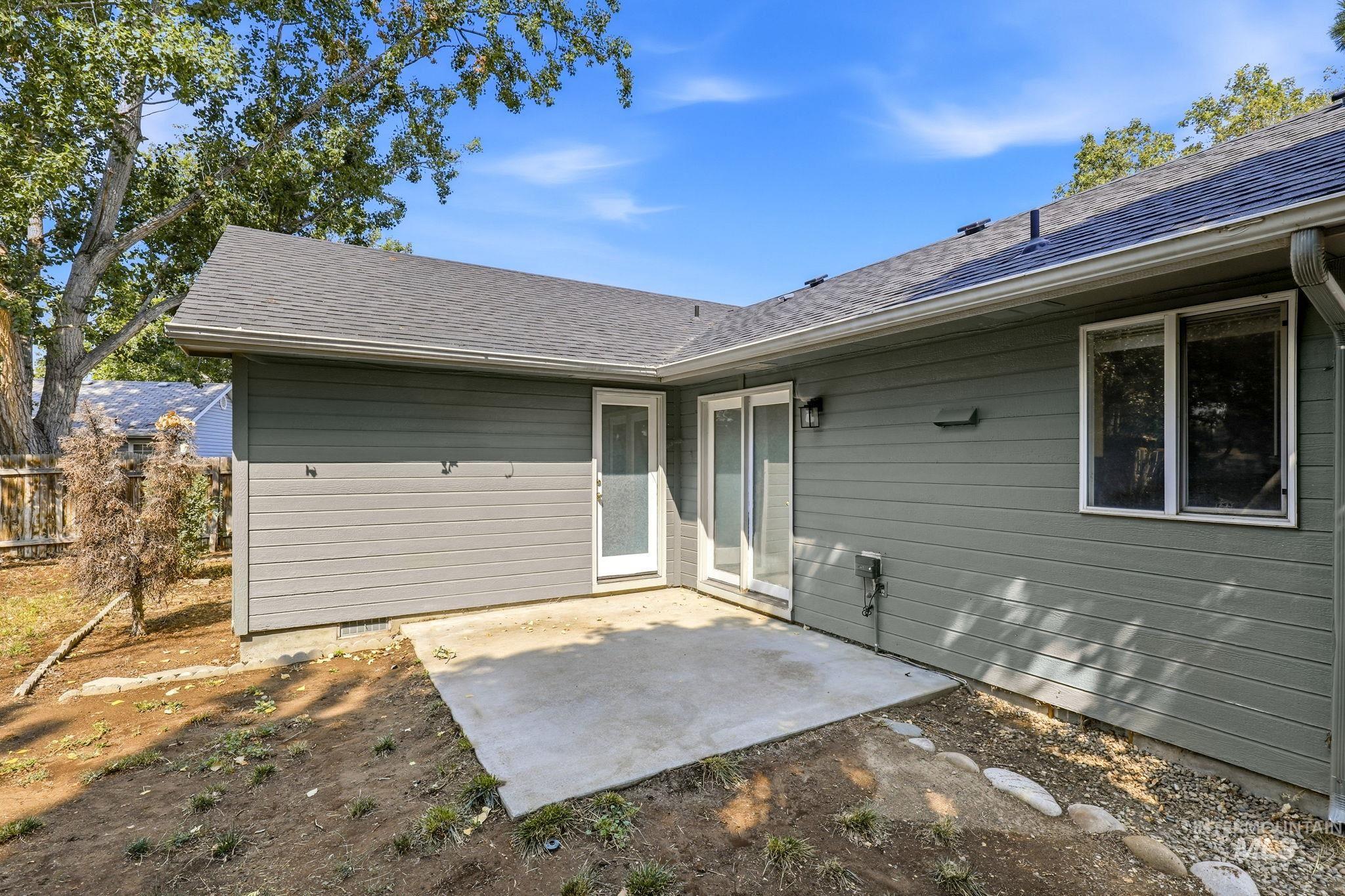 5231 W Albion Court, Boise, Idaho 83705, 3 Bedrooms, 2 Bathrooms, Residential For Sale, Price $447,000,MLS 98996894