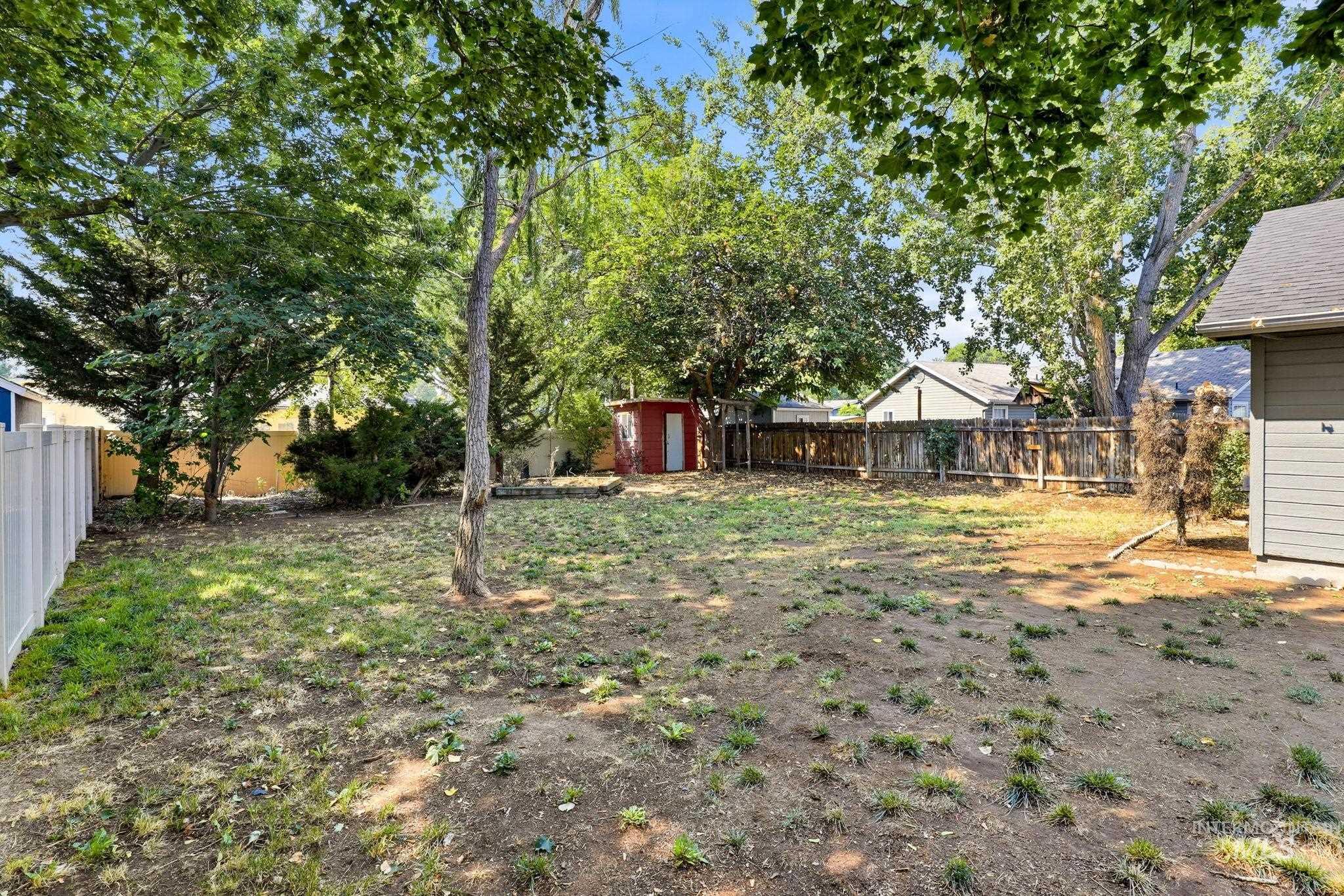 5231 W Albion Court, Boise, Idaho 83705, 3 Bedrooms, 2 Bathrooms, Residential For Sale, Price $447,000,MLS 98996894