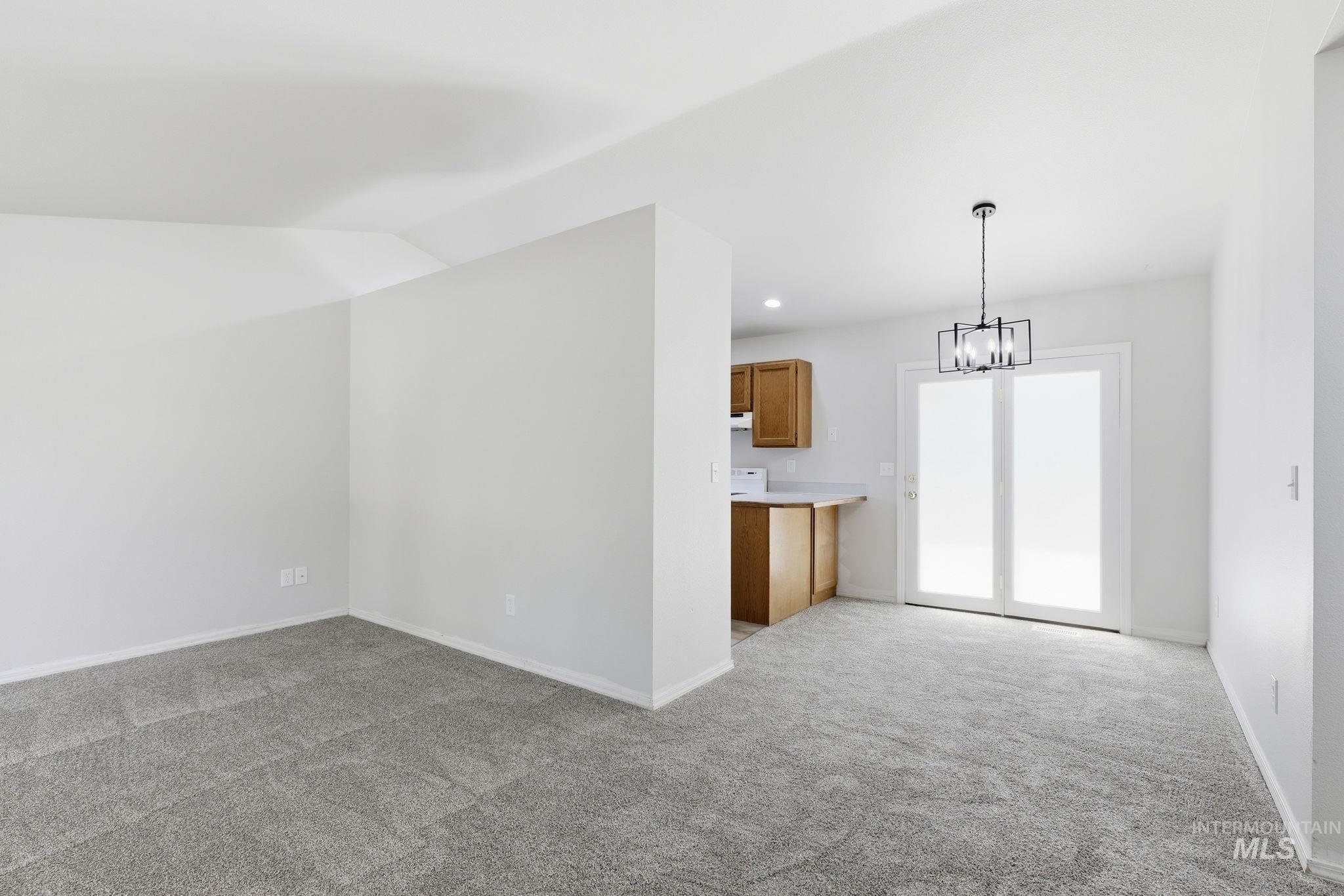 5231 W Albion Court, Boise, Idaho 83705, 3 Bedrooms, 2 Bathrooms, Residential For Sale, Price $447,000,MLS 98996894