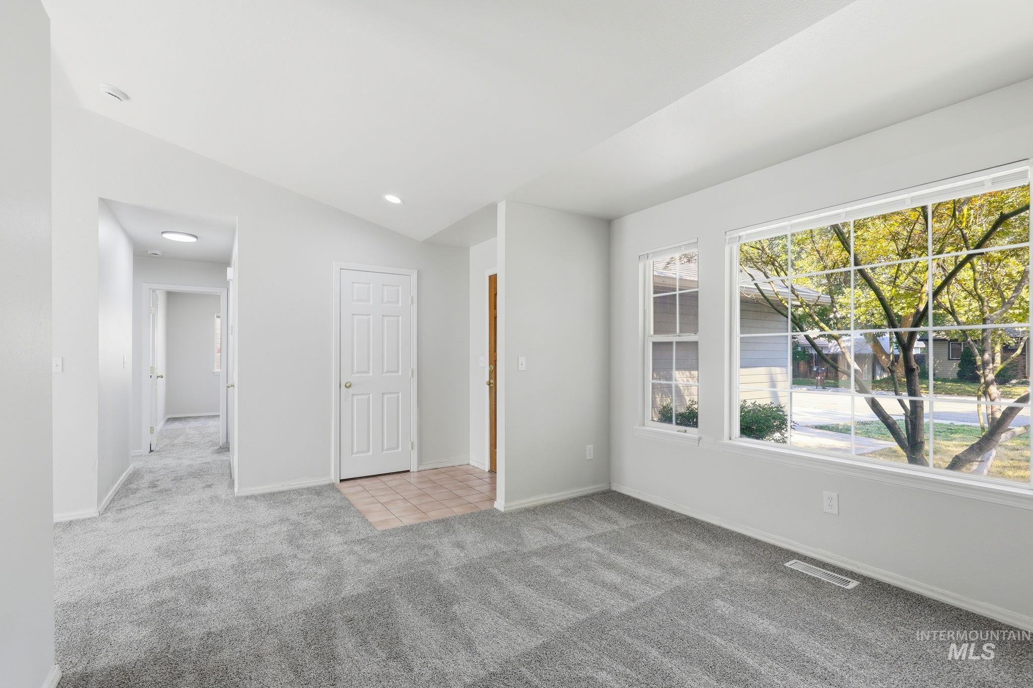 5231 W Albion Court, Boise, Idaho 83705, 3 Bedrooms, 2 Bathrooms, Residential For Sale, Price $447,000,MLS 98996894