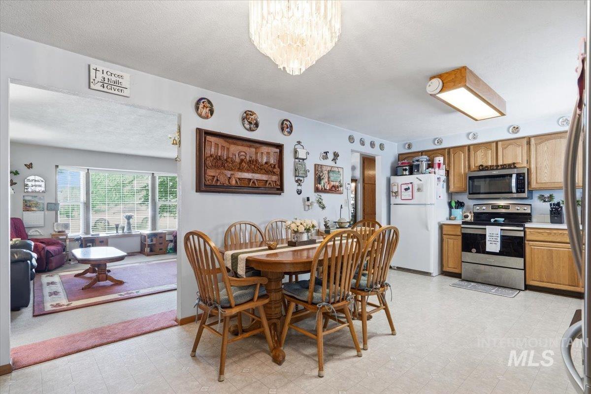1699 Syringa Dr, Emmett, Idaho 83617, 3 Bedrooms, 2 Bathrooms, Residential For Sale, Price $525,000, 98996895