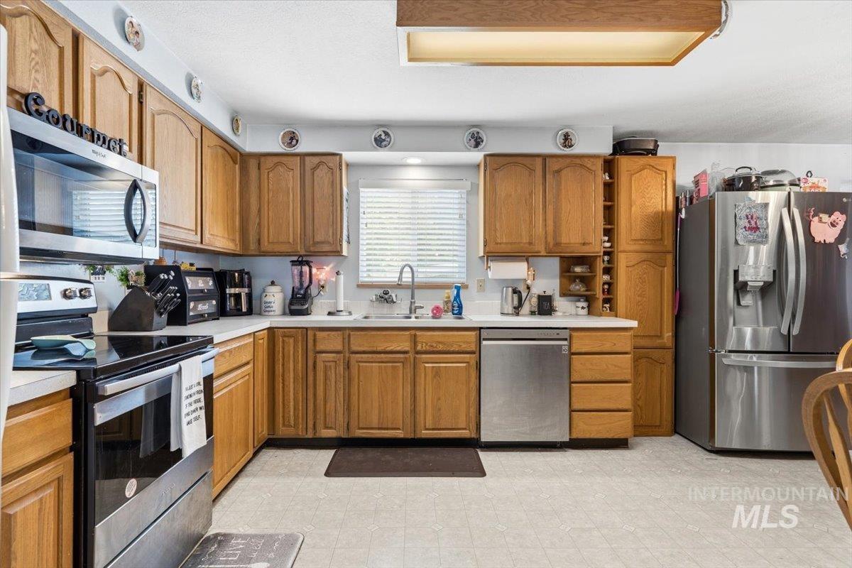 1699 Syringa Dr, Emmett, Idaho 83617, 3 Bedrooms, 2 Bathrooms, Residential For Sale, Price $525,000, 98996895