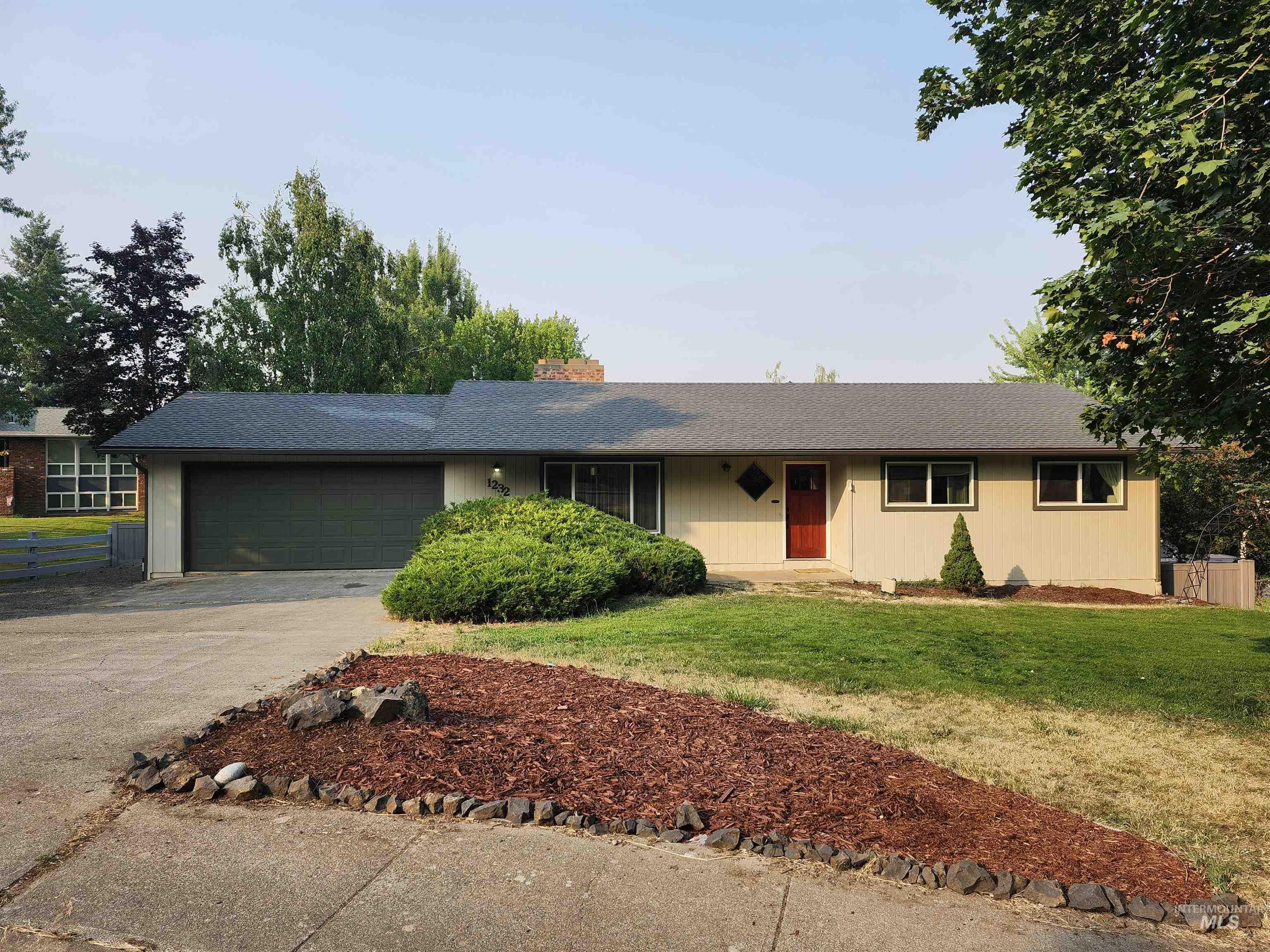 1232 Ponderosa Dr, Moscow, Idaho 83843, 4 Bedrooms, 3 Bathrooms, Residential For Sale, Price $595,000, 98996897
