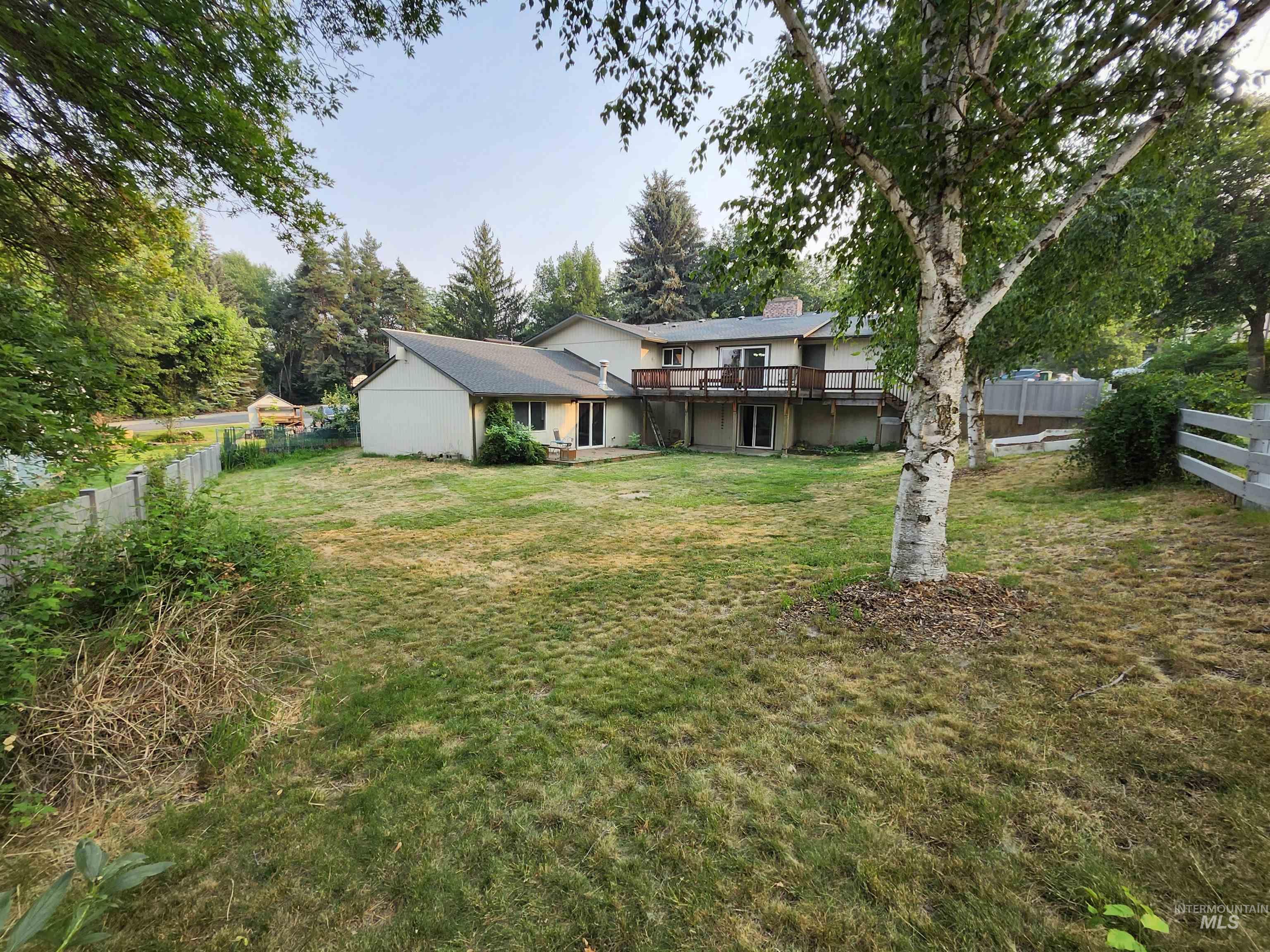 1232 Ponderosa Dr, Moscow, Idaho 83843, 4 Bedrooms, 3 Bathrooms, Residential For Sale, Price $595,000,MLS 98996897