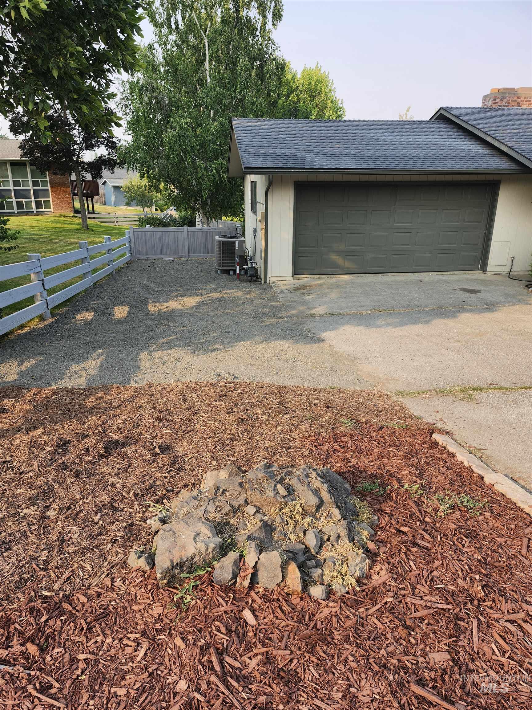 1232 Ponderosa Dr, Moscow, Idaho 83843, 4 Bedrooms, 3 Bathrooms, Residential For Sale, Price $595,000,MLS 98996897