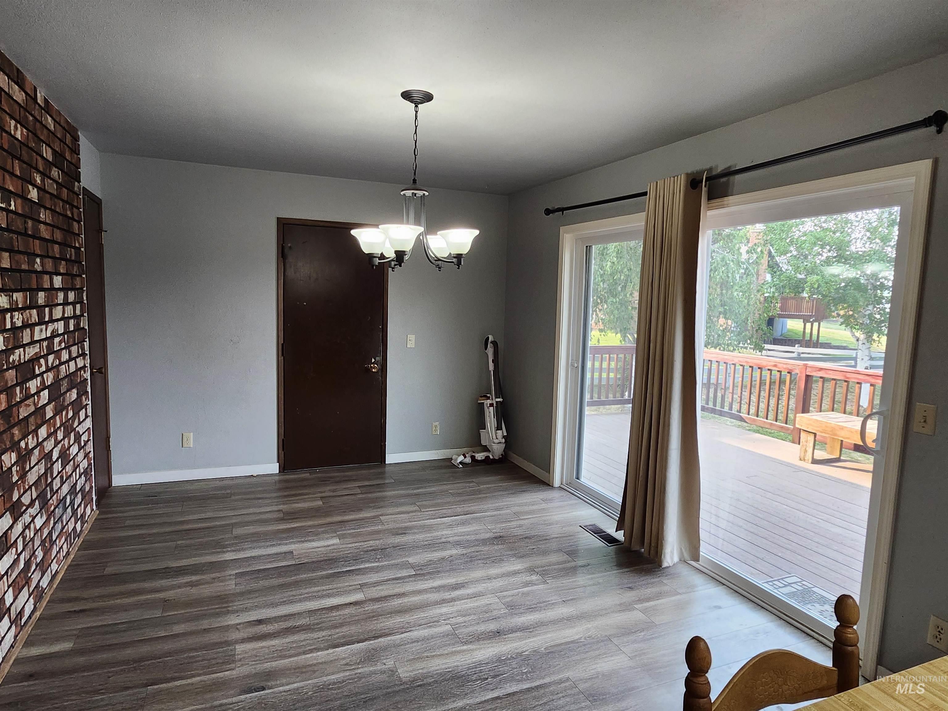 1232 Ponderosa Dr, Moscow, Idaho 83843, 4 Bedrooms, 3 Bathrooms, Residential For Sale, Price $595,000,MLS 98996897