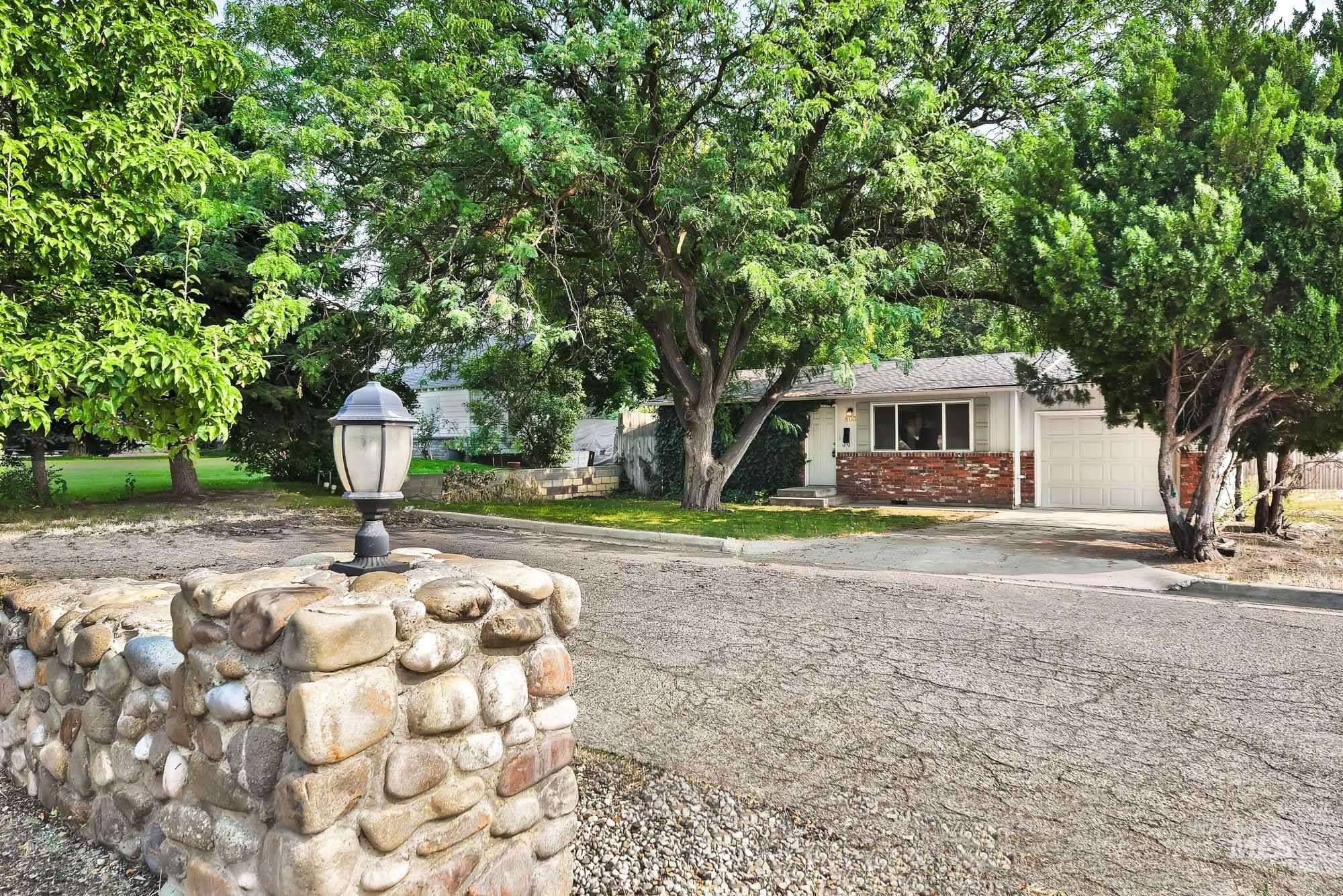 803 E Colorado, Nampa, Idaho 83686, 2 Bedrooms, 1 Bathroom, Residential For Sale, Price $270,000,MLS 98996898