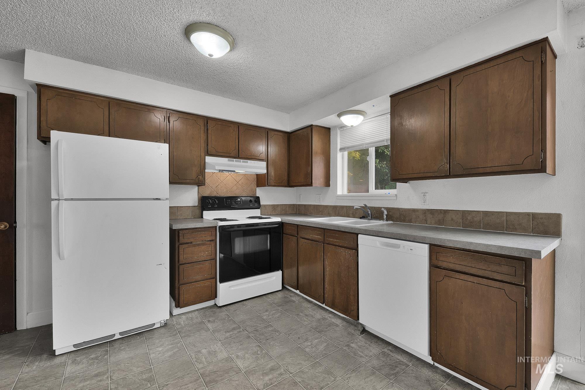 803 E Colorado, Nampa, Idaho 83686, 2 Bedrooms, 1 Bathroom, Residential For Sale, Price $270,000,MLS 98996898
