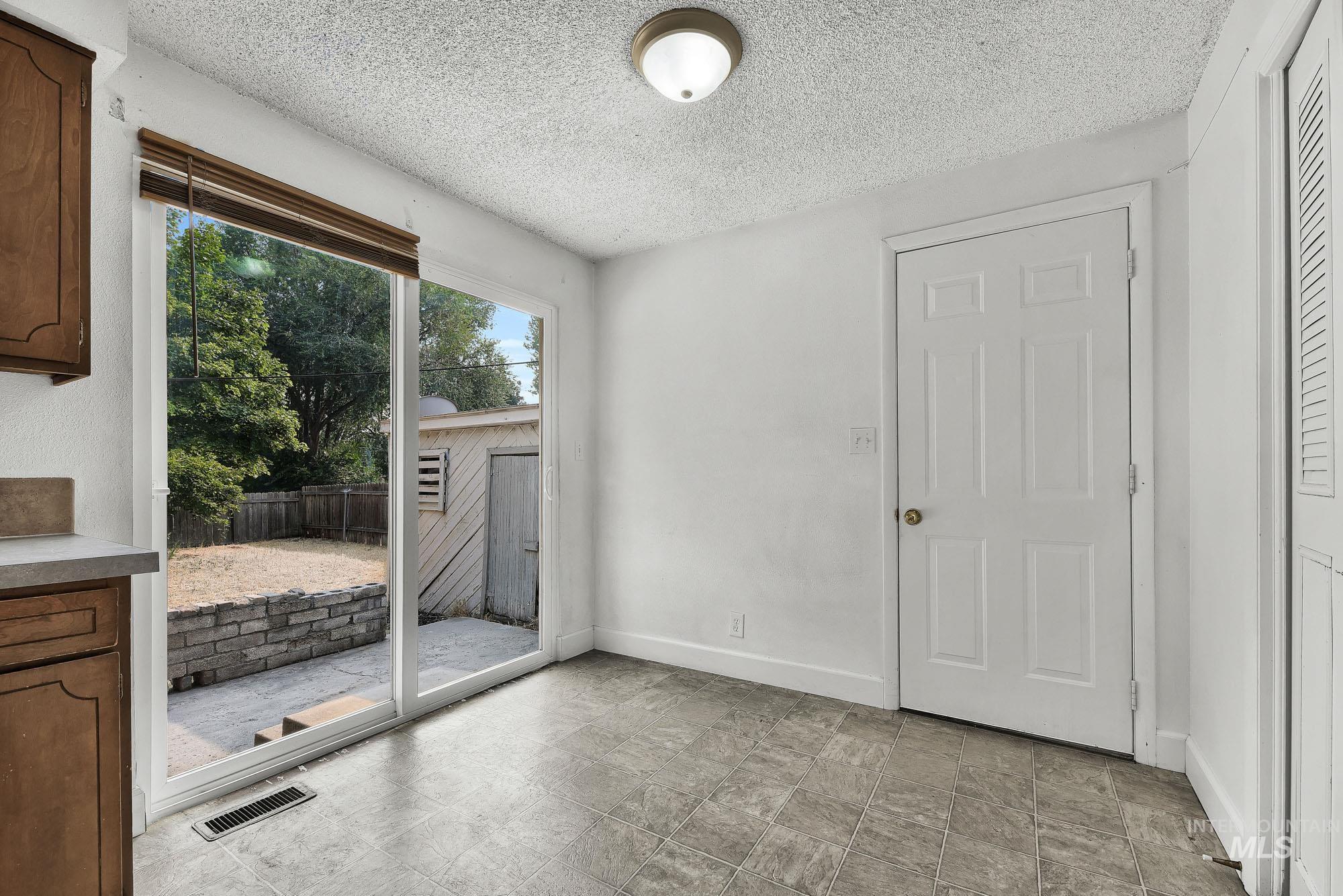803 E Colorado, Nampa, Idaho 83686, 2 Bedrooms, 1 Bathroom, Residential For Sale, Price $270,000,MLS 98996898