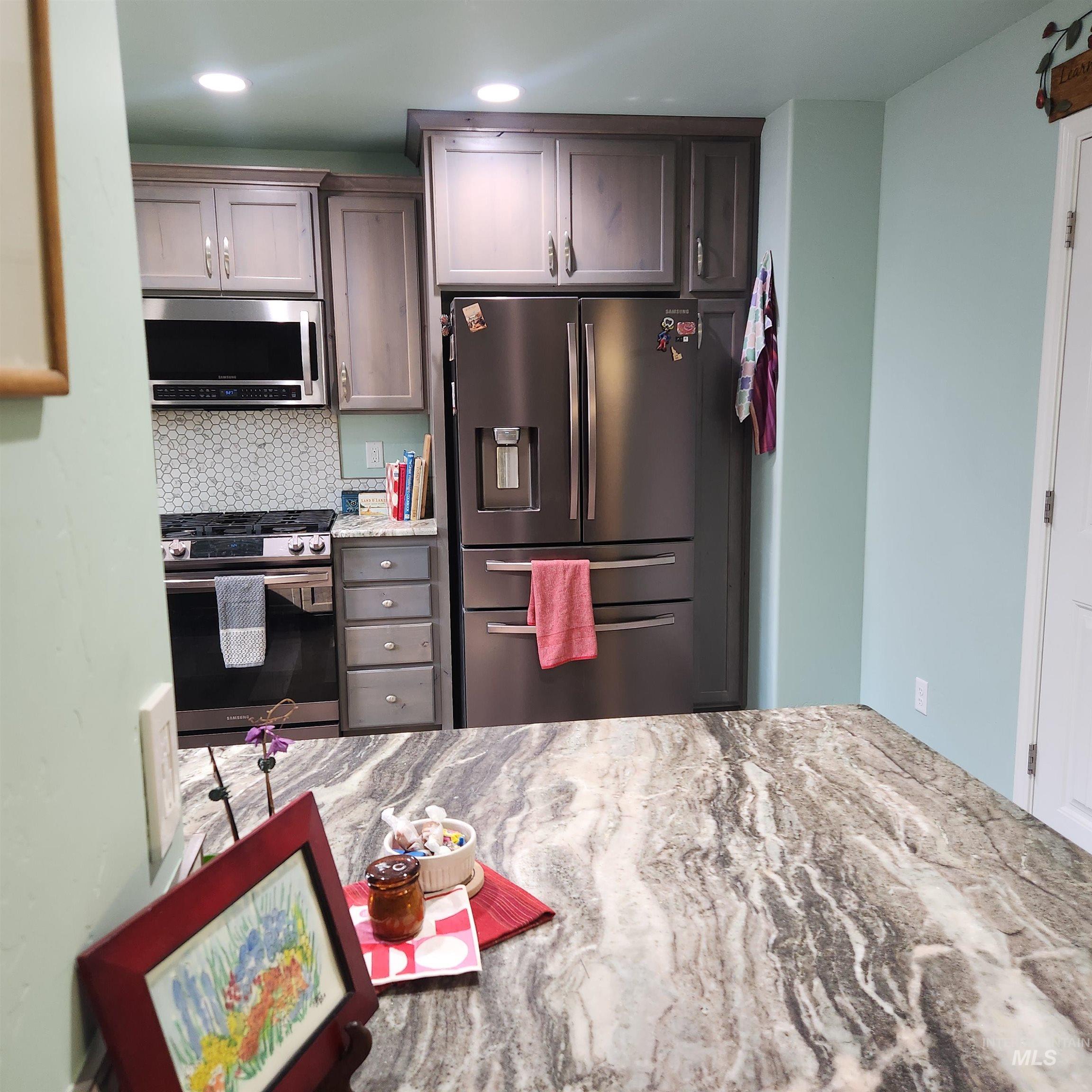 1536 Marie, Gooding, Idaho 83330, 3 Bedrooms, 3 Bathrooms, Residential For Sale, Price $439,500,MLS 98996899